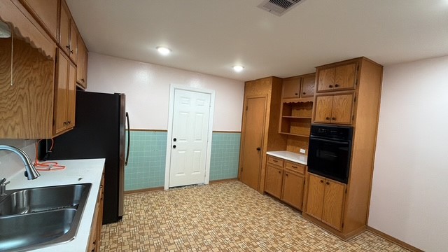 21882 Russell Drive B Property Photo 9