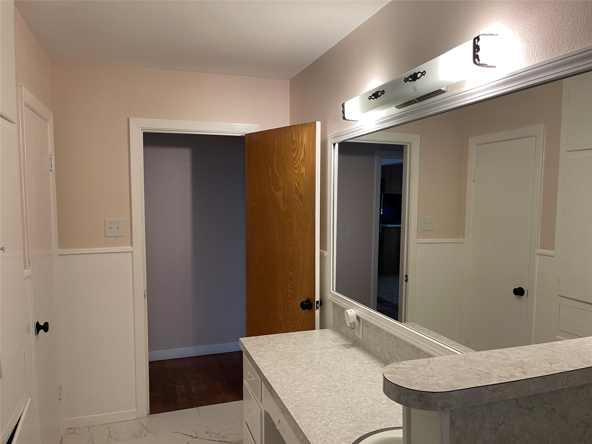 21882 Russell Drive B Property Photo 18