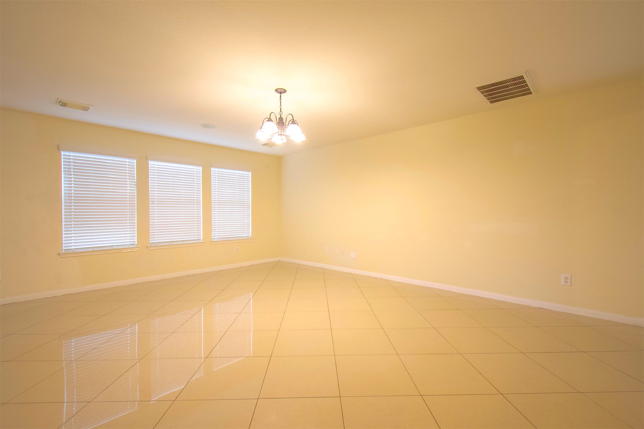 15602 Waumsley Way Property Photo 14