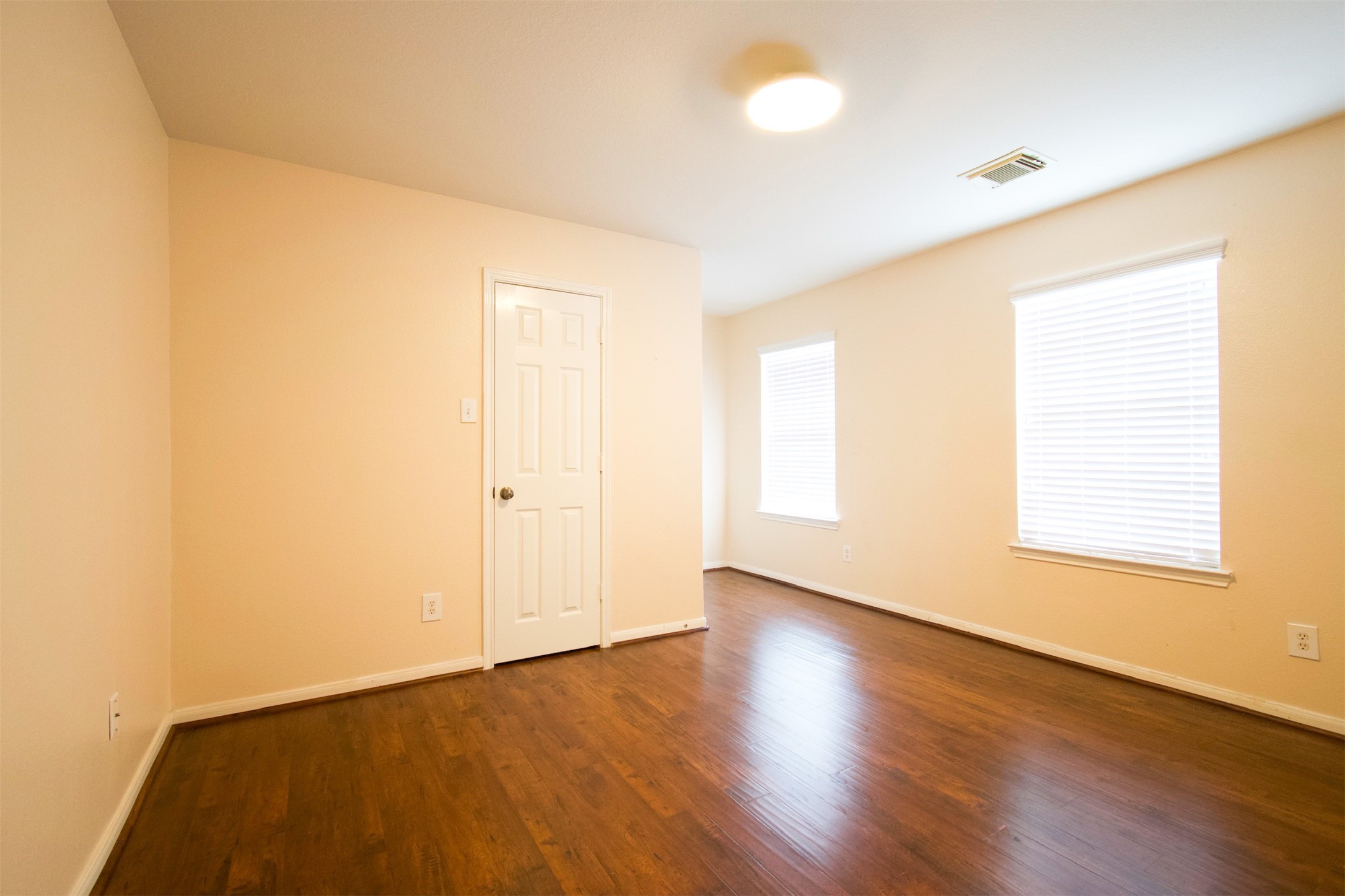 15602 Waumsley Way Property Photo 29