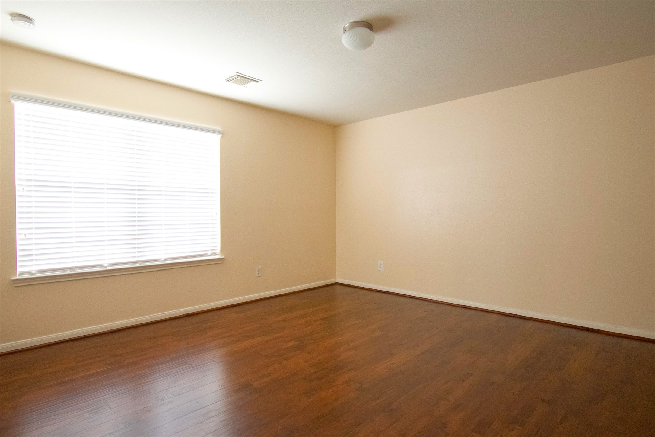 15602 Waumsley Way Property Photo 32