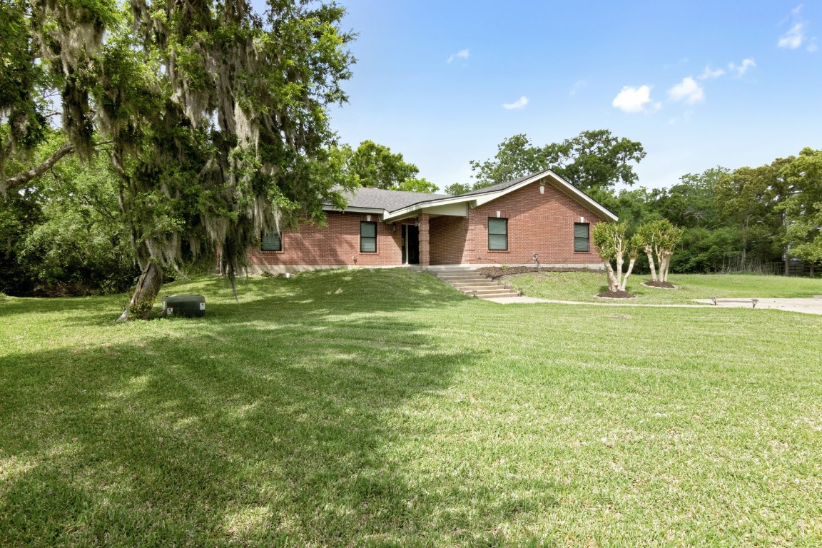 5366 Appleblossom Lane Property Photo 3