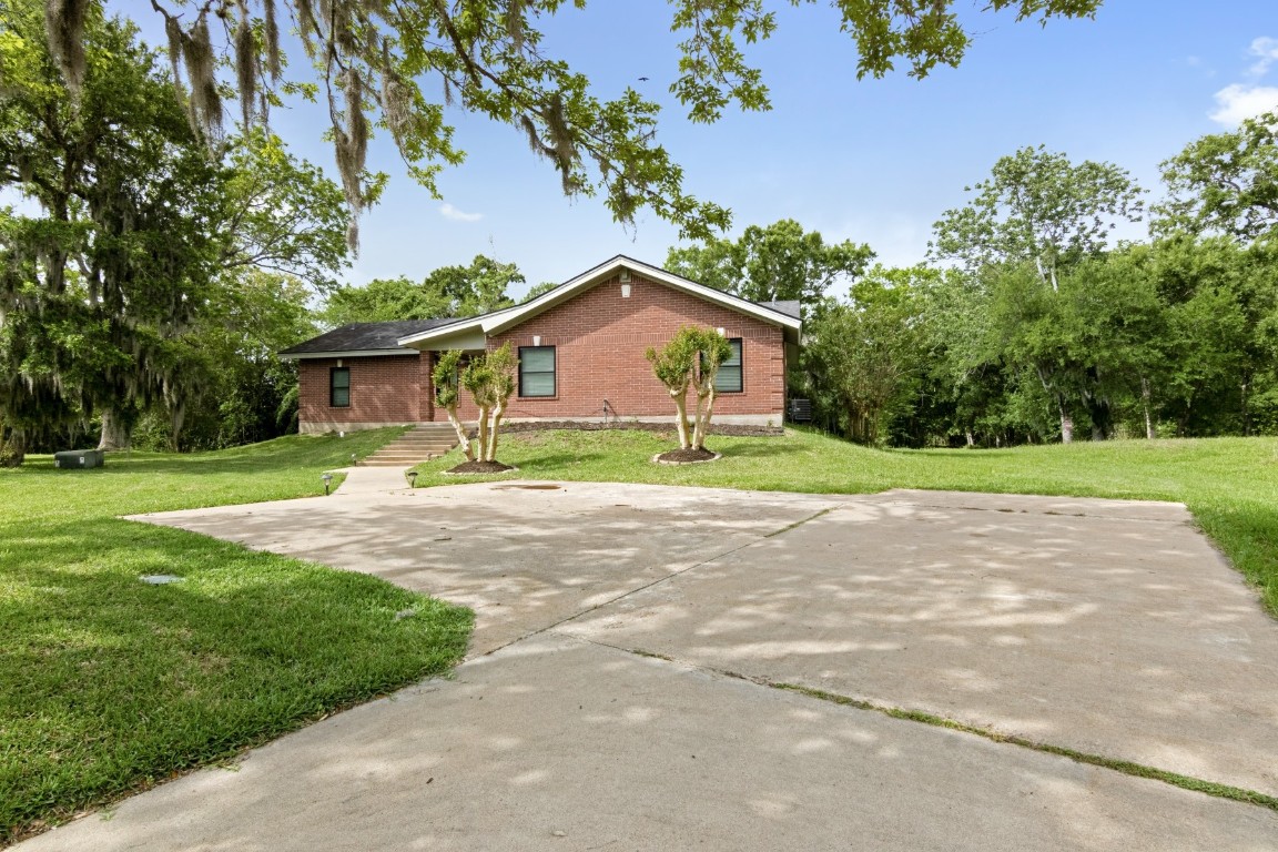 5366 Appleblossom Lane Property Photo 5