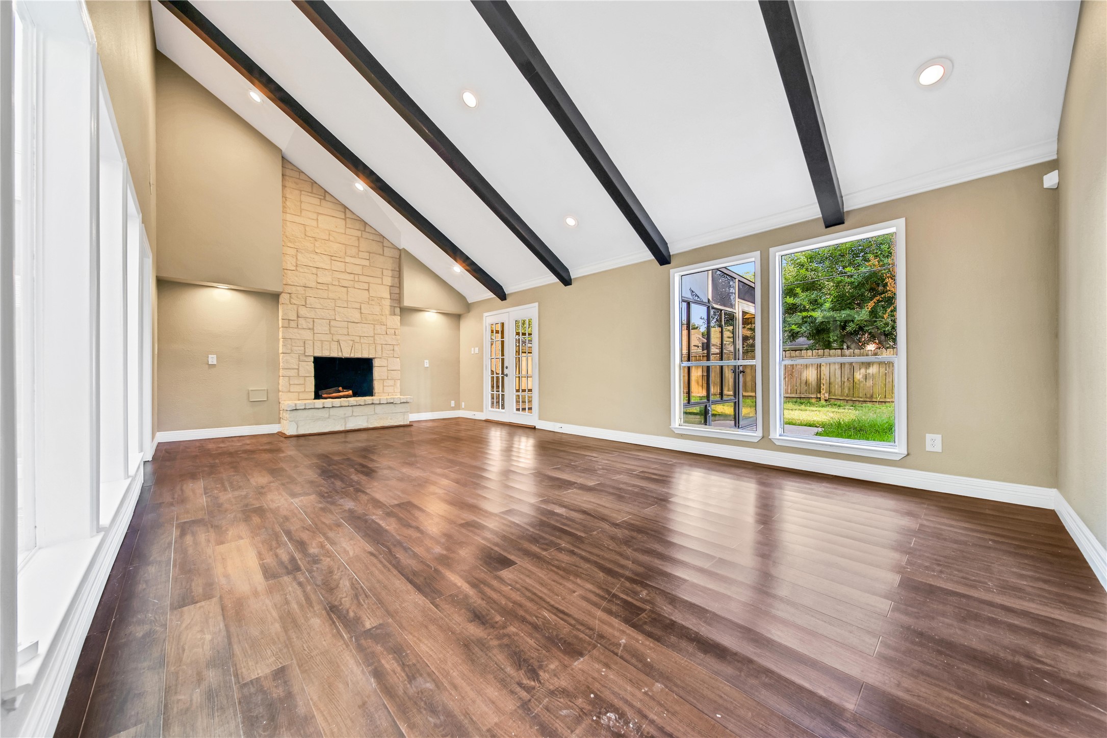 22627 Indian Ridge Drive Property Photo 5