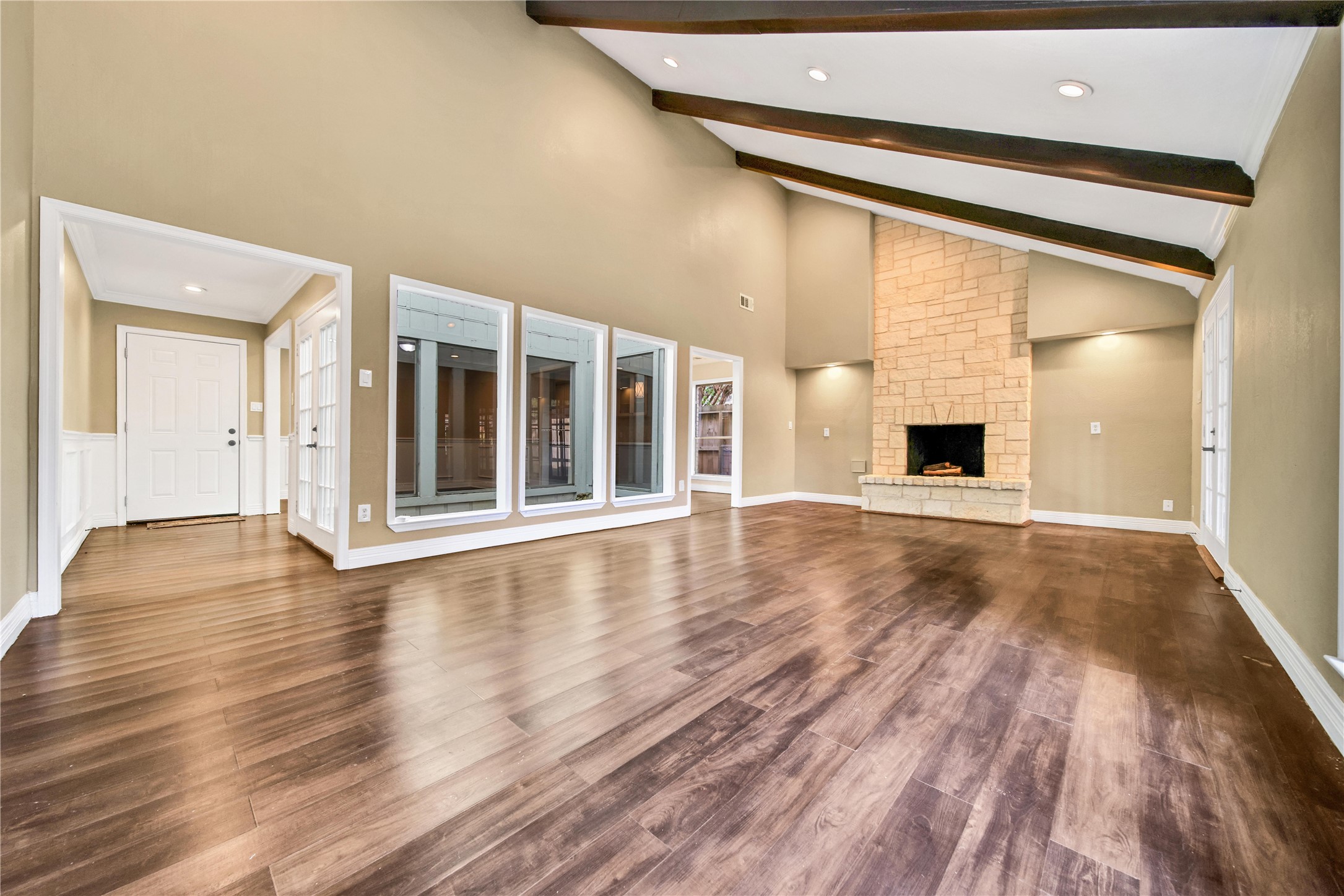 22627 Indian Ridge Drive Property Photo 6