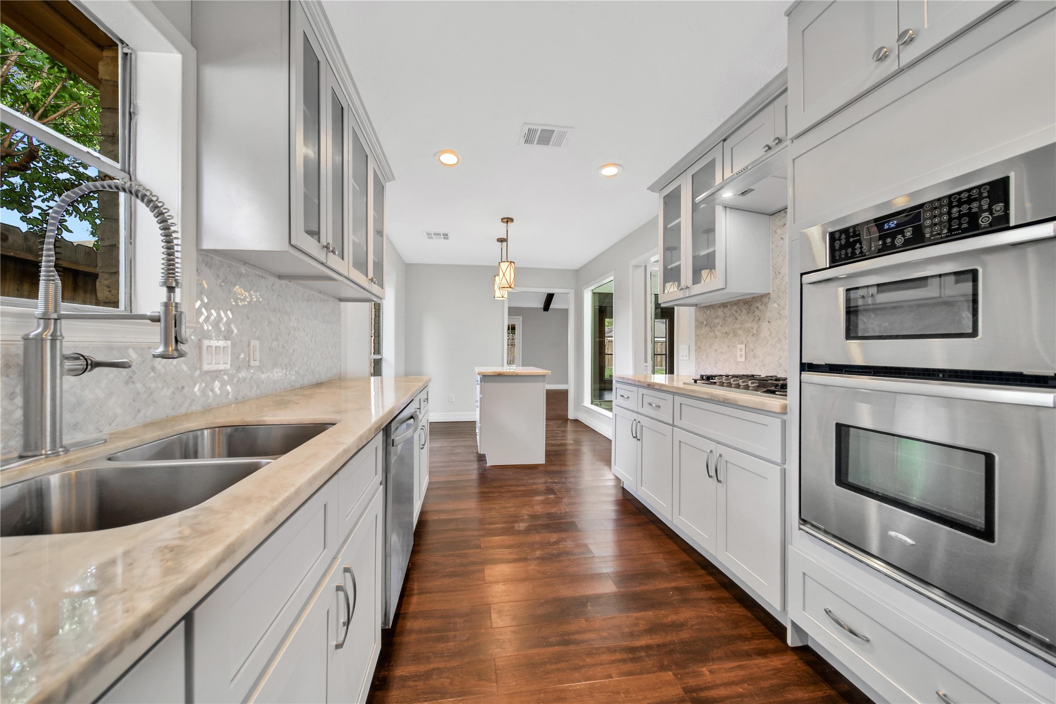 22627 Indian Ridge Drive Property Photo 8