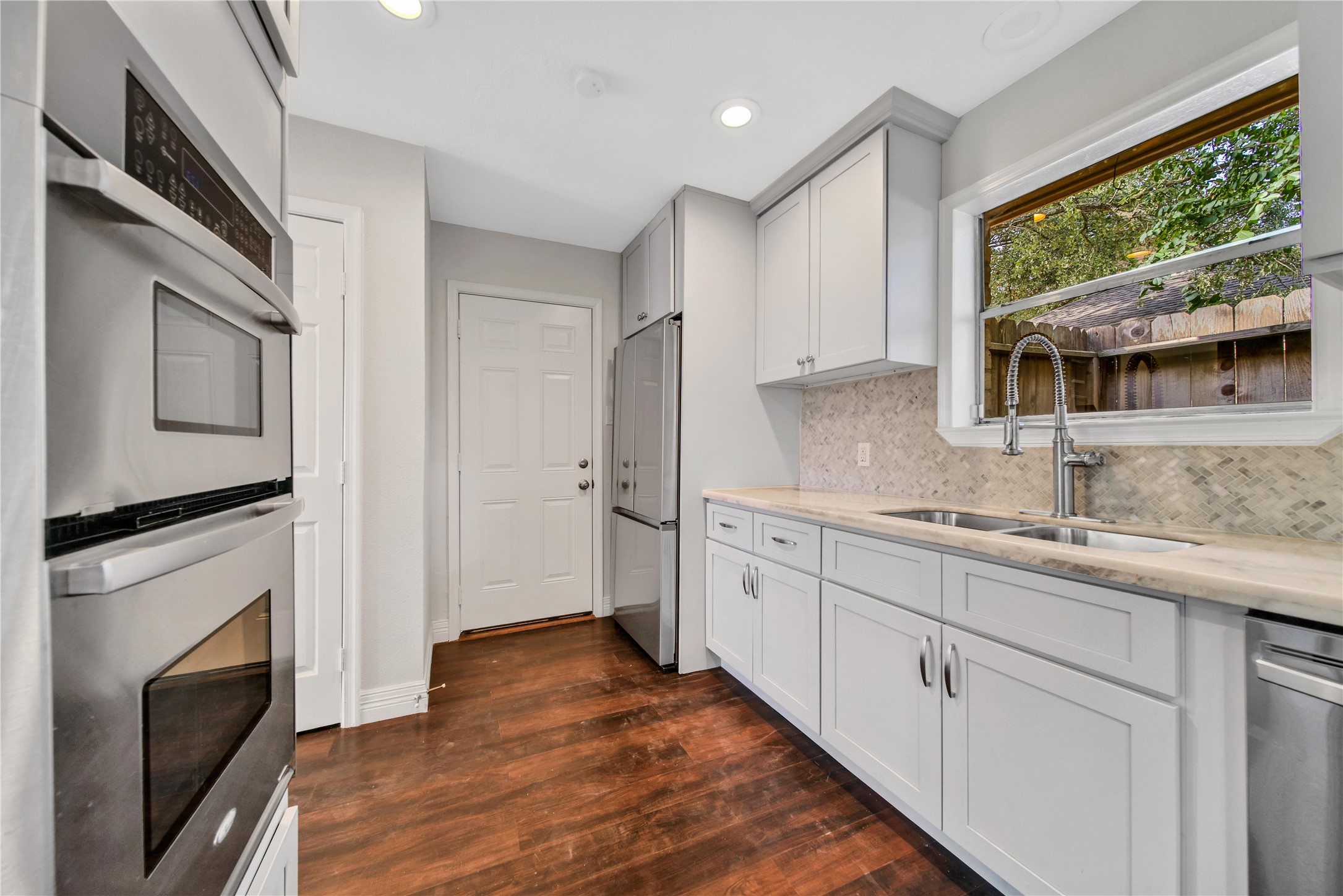 22627 Indian Ridge Drive Property Photo 9