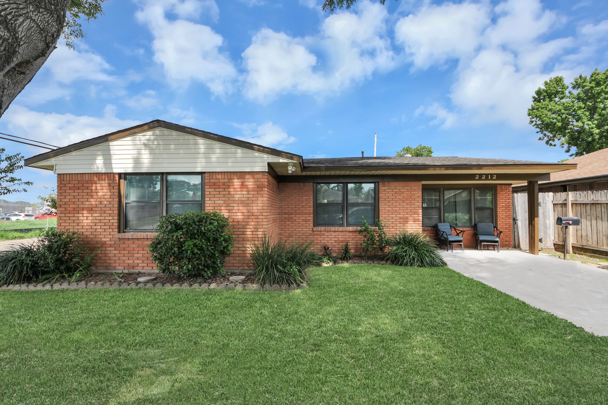 2212 Raspberry Lane Property Photo 1