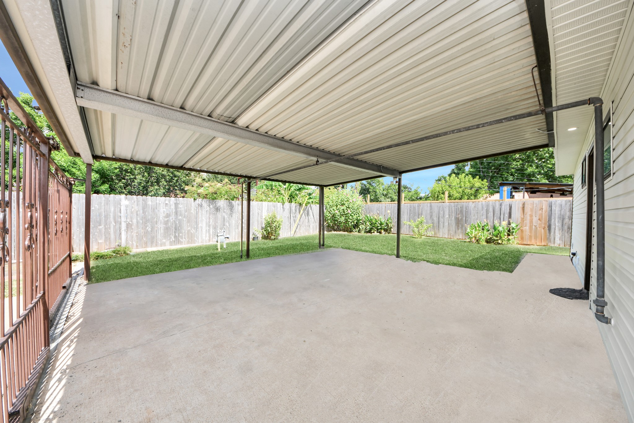 2212 Raspberry Lane Property Photo 47