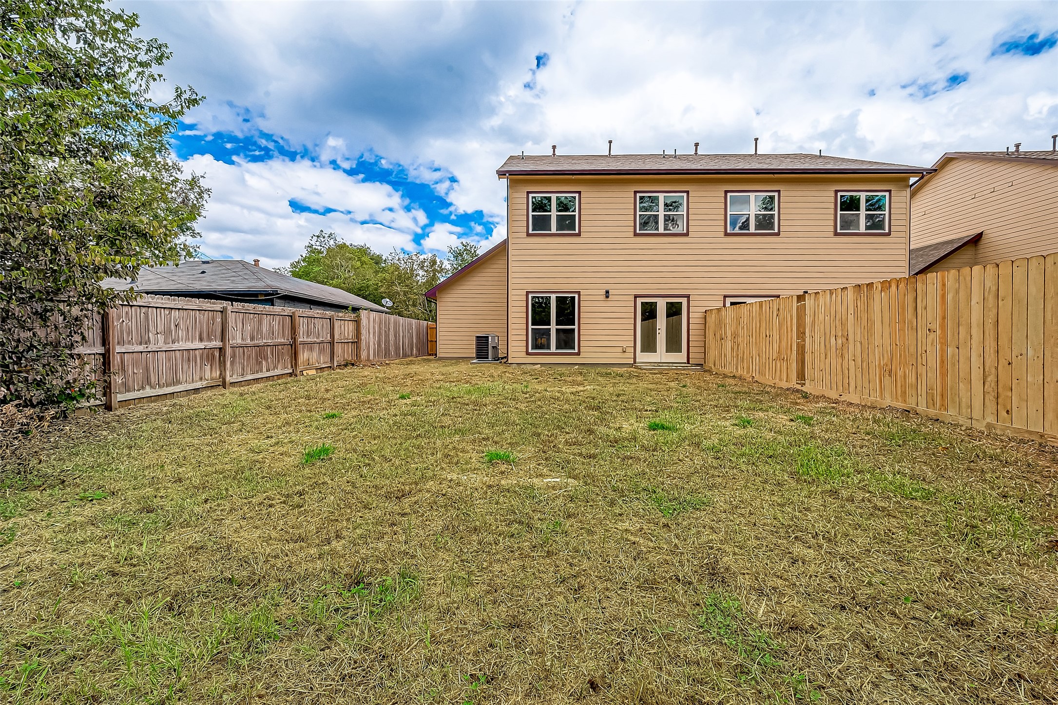 5530 Hirondel Street B Property Photo 35