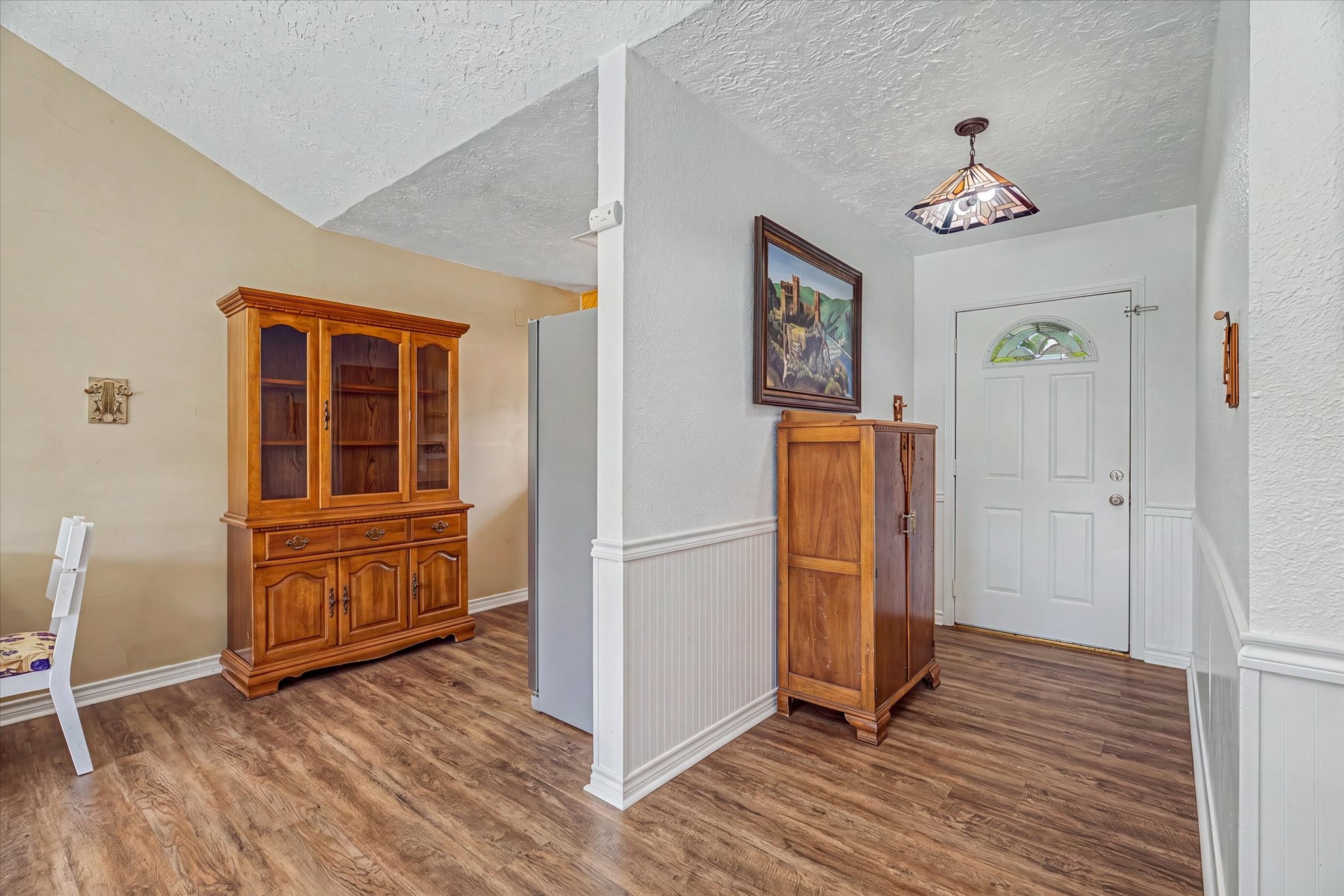 203 Hickory Street Property Photo 5