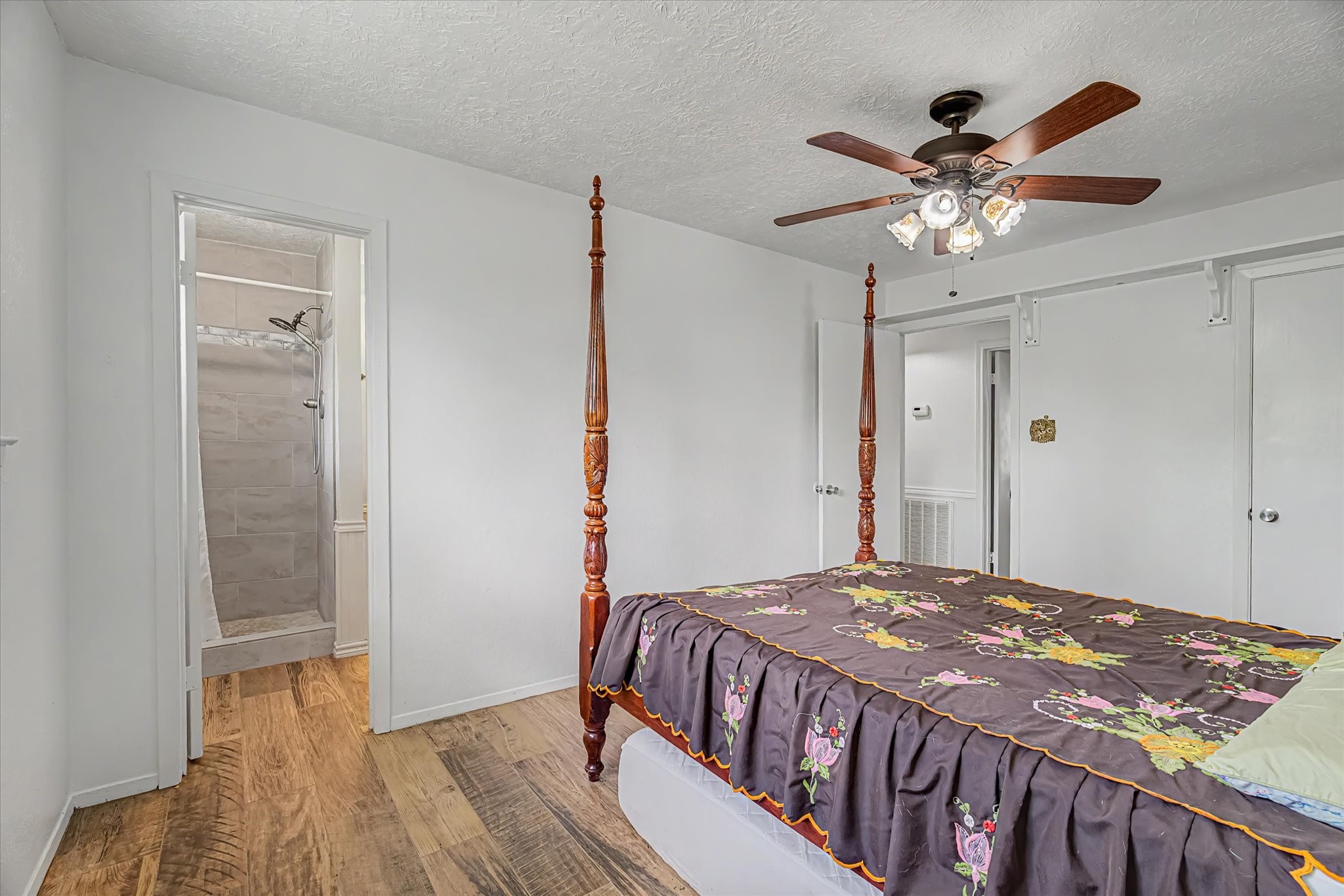203 Hickory Street Property Photo 18