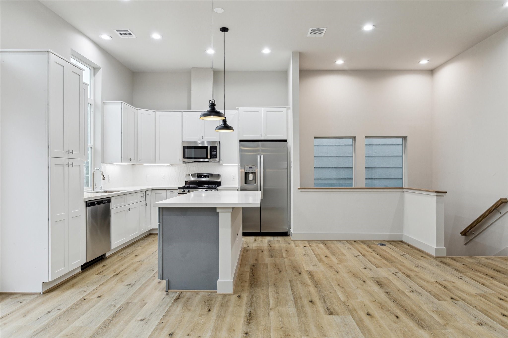 5233 Hillman Street C Property Photo 7