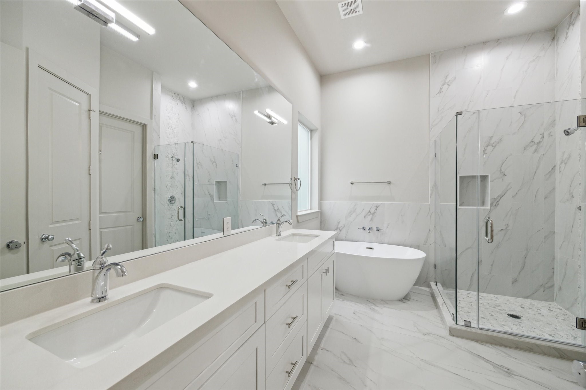 5233 Hillman Street C Property Photo 12