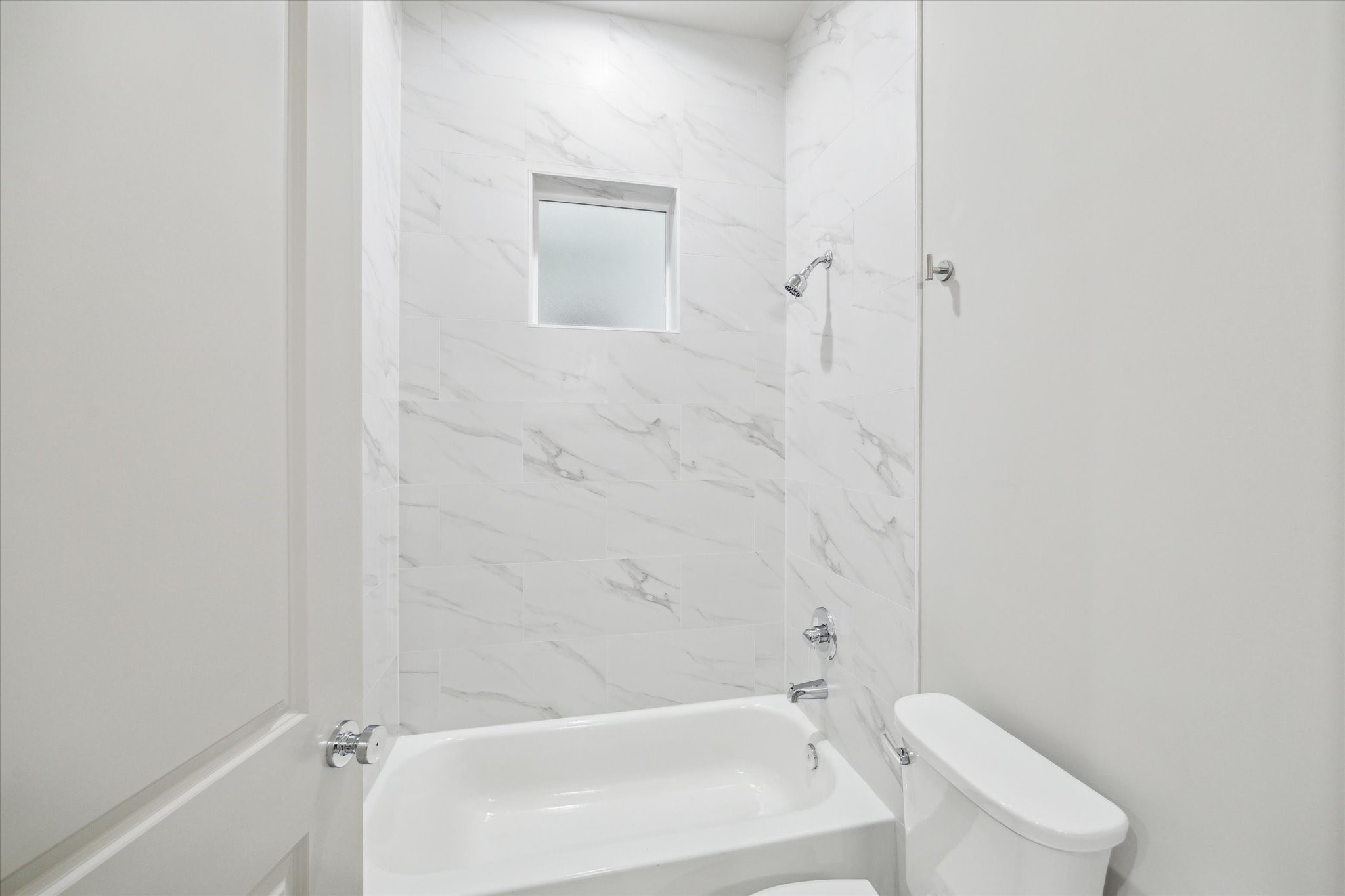 5233 Hillman Street C Property Photo 18