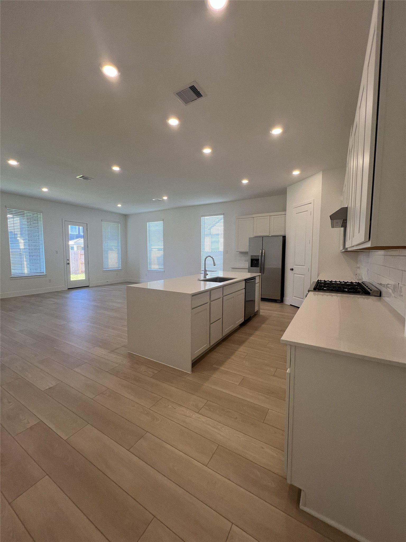 2619 Grove Crest Drive Property Photo 6