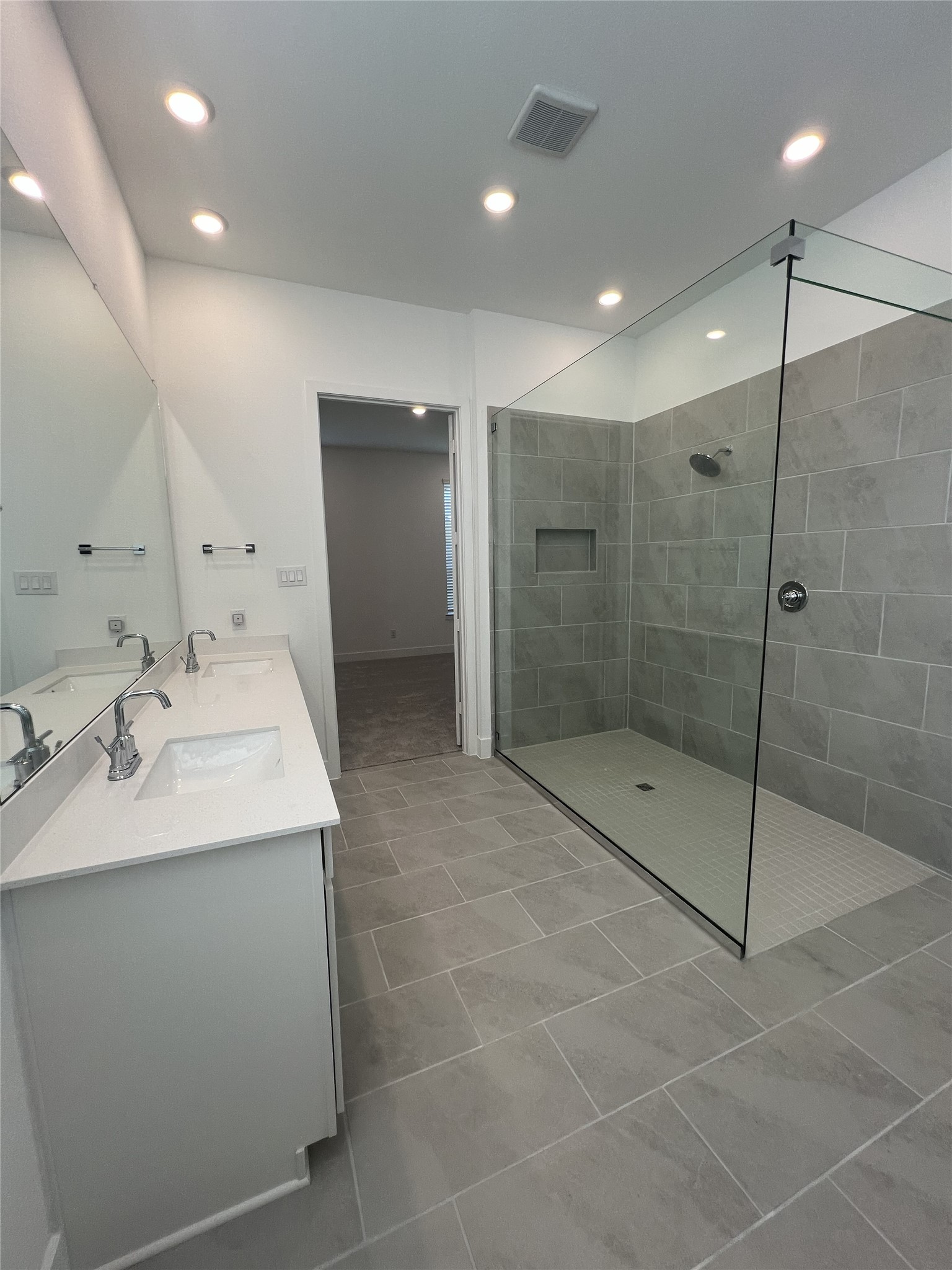 2619 Grove Crest Drive Property Photo 10