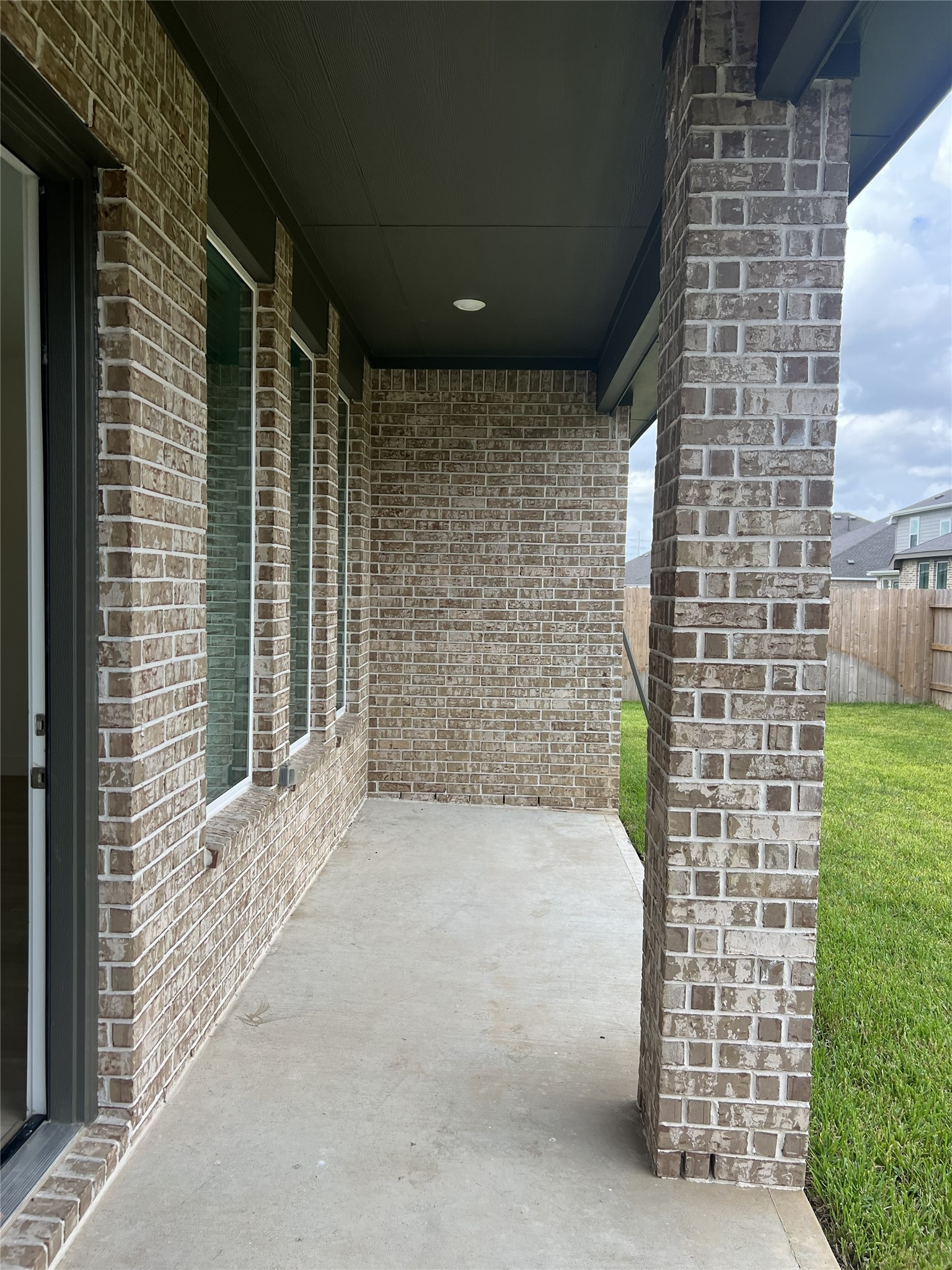 2619 Grove Crest Drive Property Photo 14