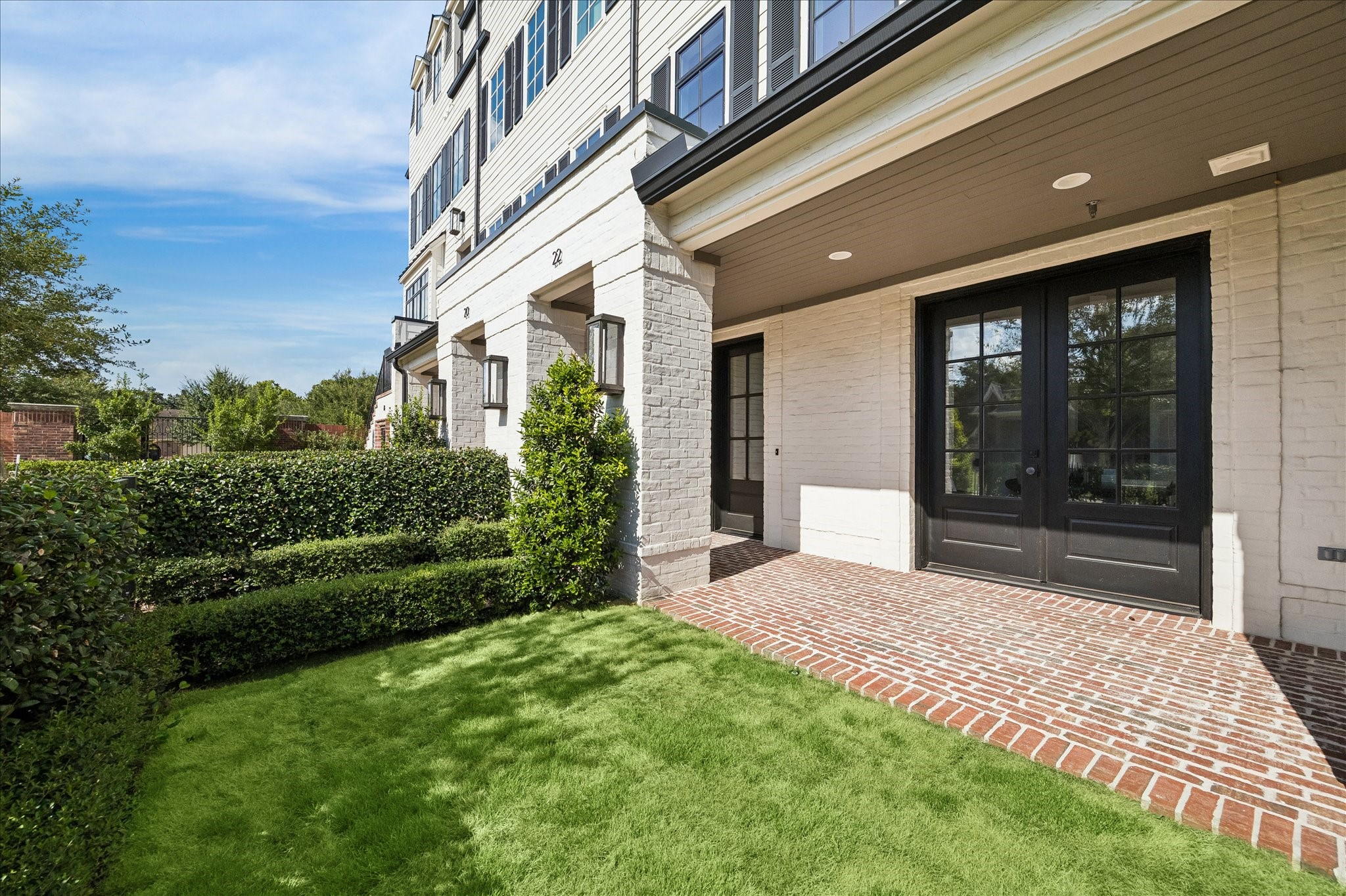 22 Crain Square Boulevard Property Photo 2