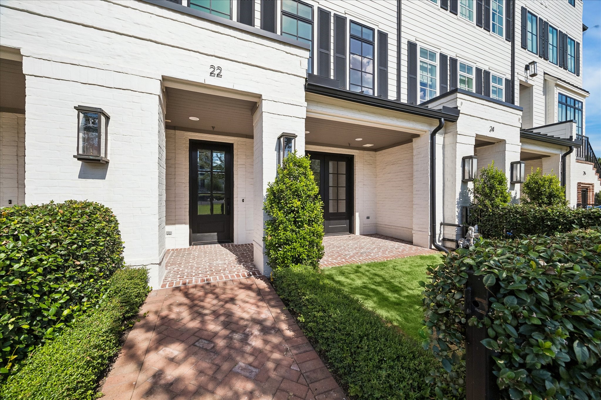 22 Crain Square Boulevard Property Photo 3
