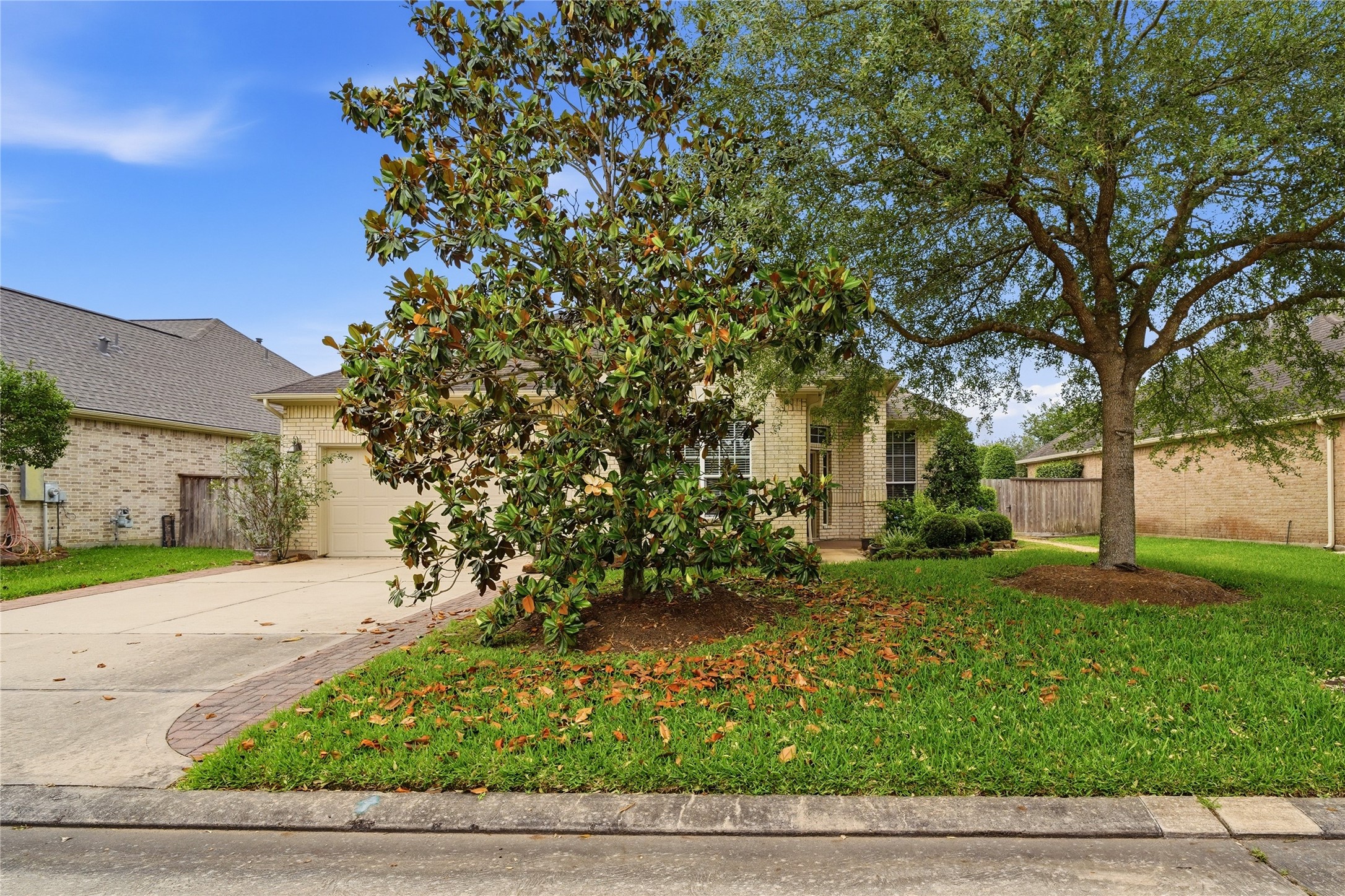 2419 S Venice Drive Property Photo 3