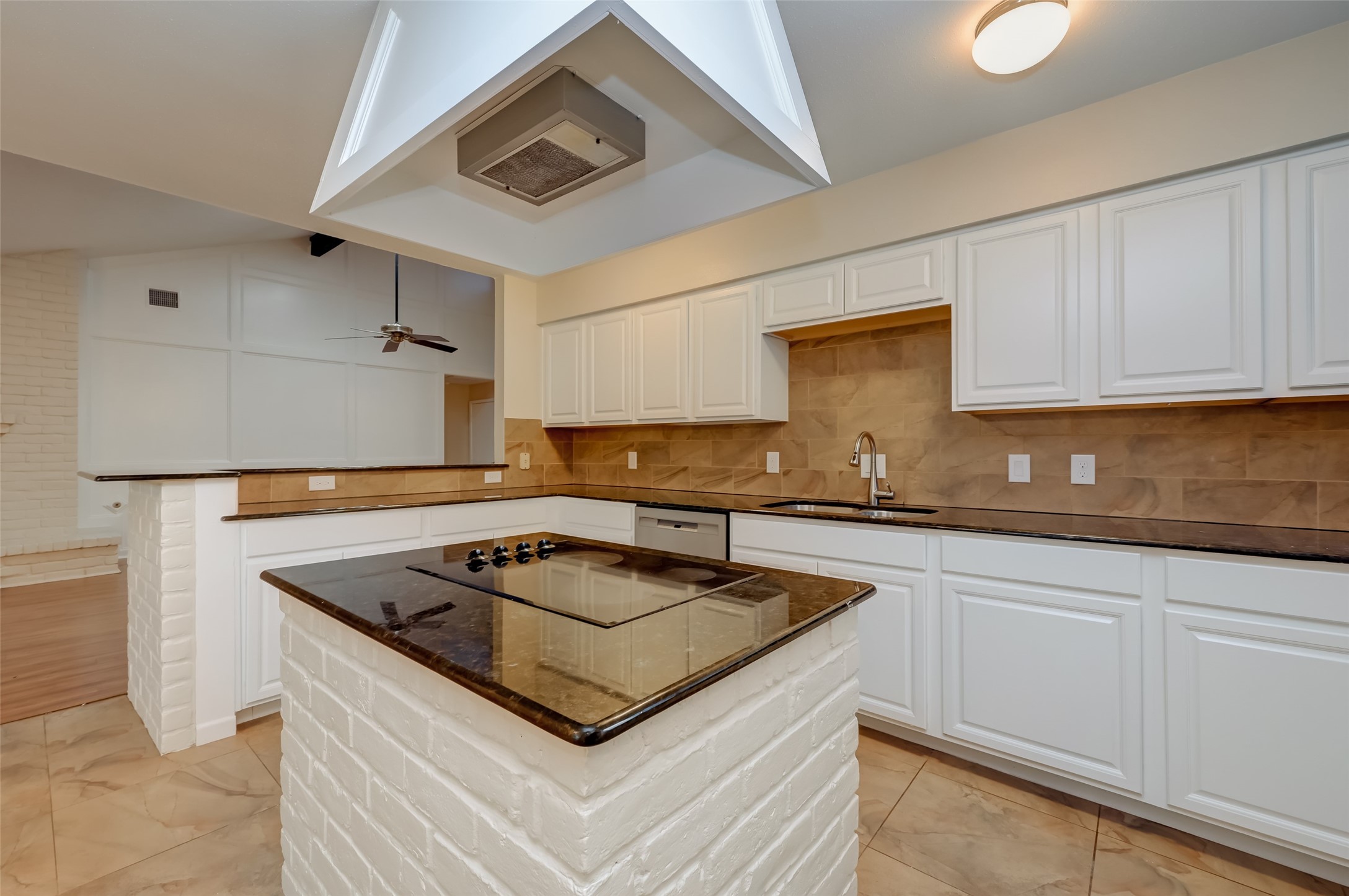 1022 Hidden Canyon Road Property Photo 12