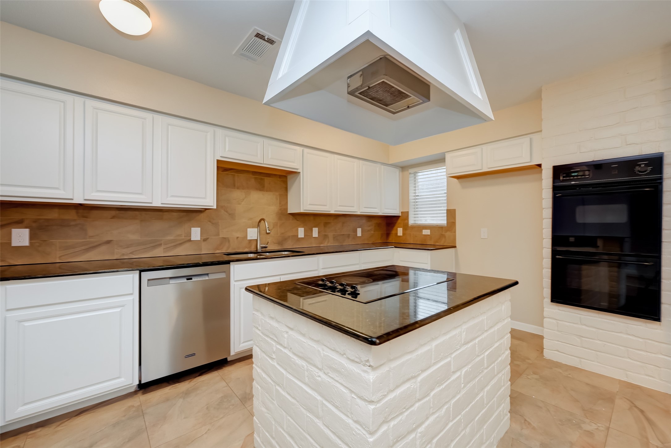 1022 Hidden Canyon Road Property Photo 17