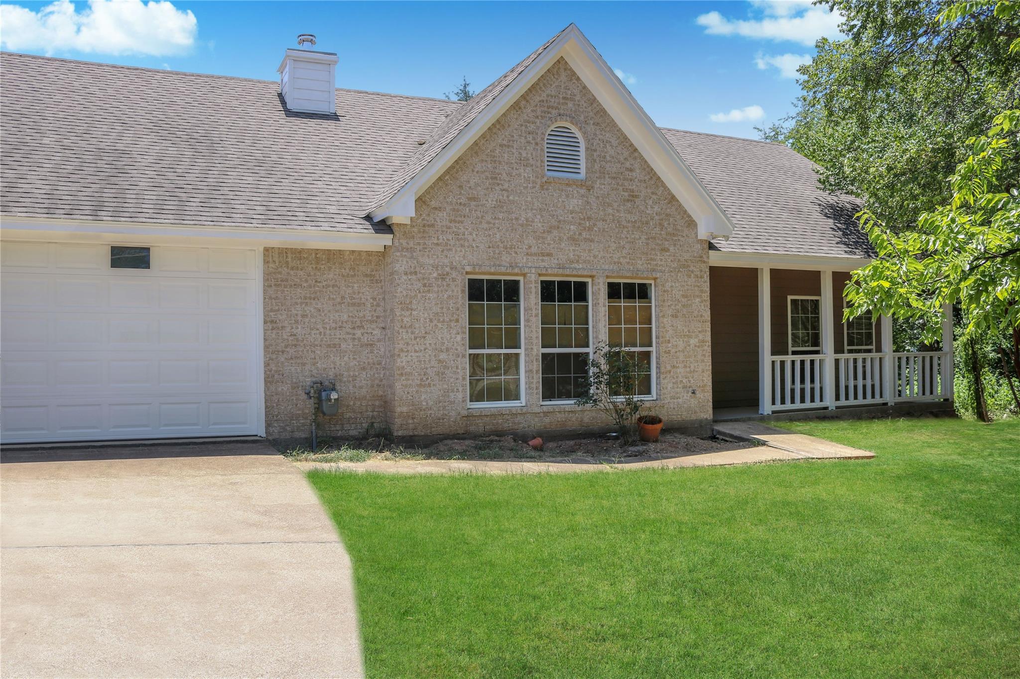 201 E Ward Drive, Robinson Tx 76706 Property Photo 1