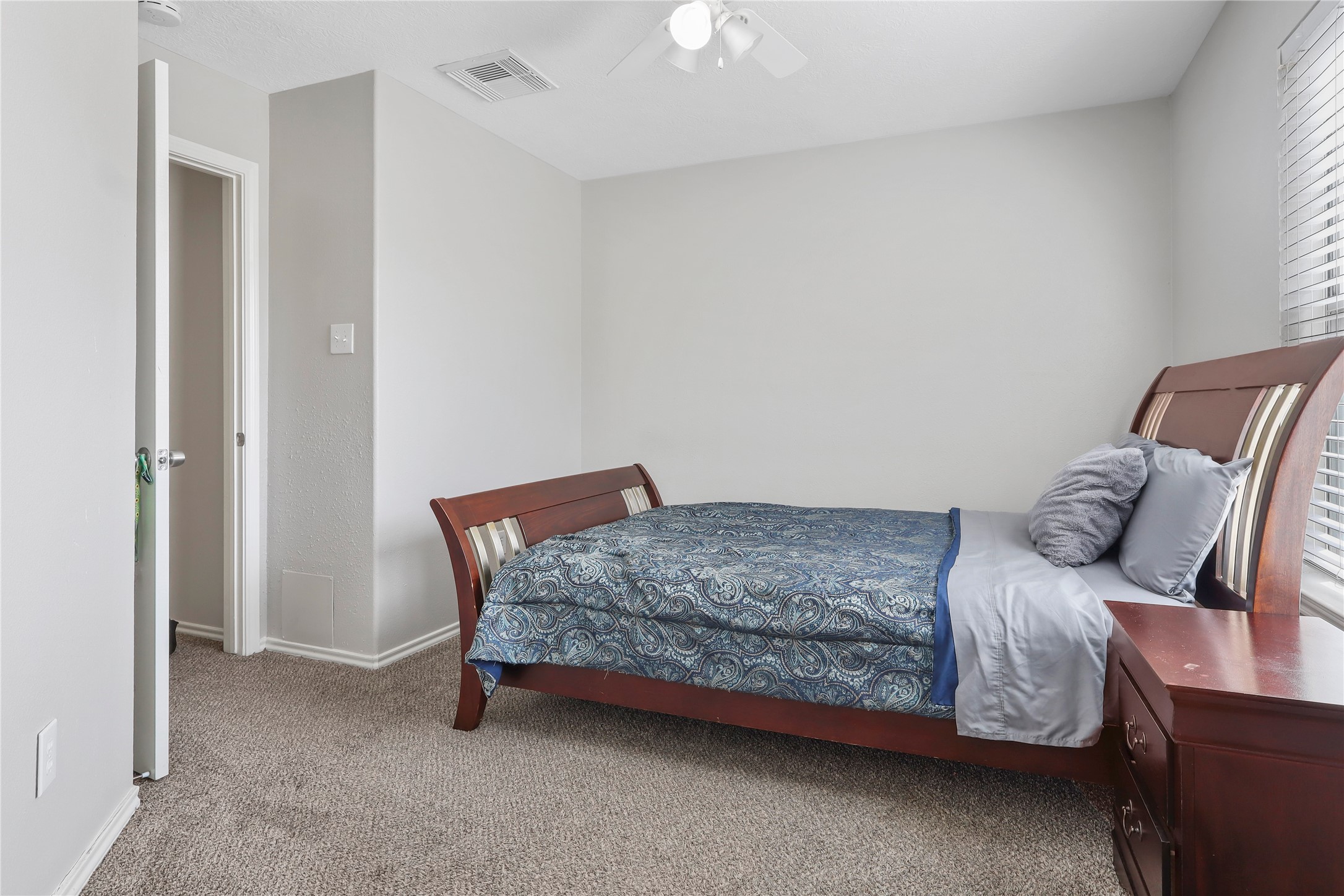 418 Folk Crest Lane Property Photo 15
