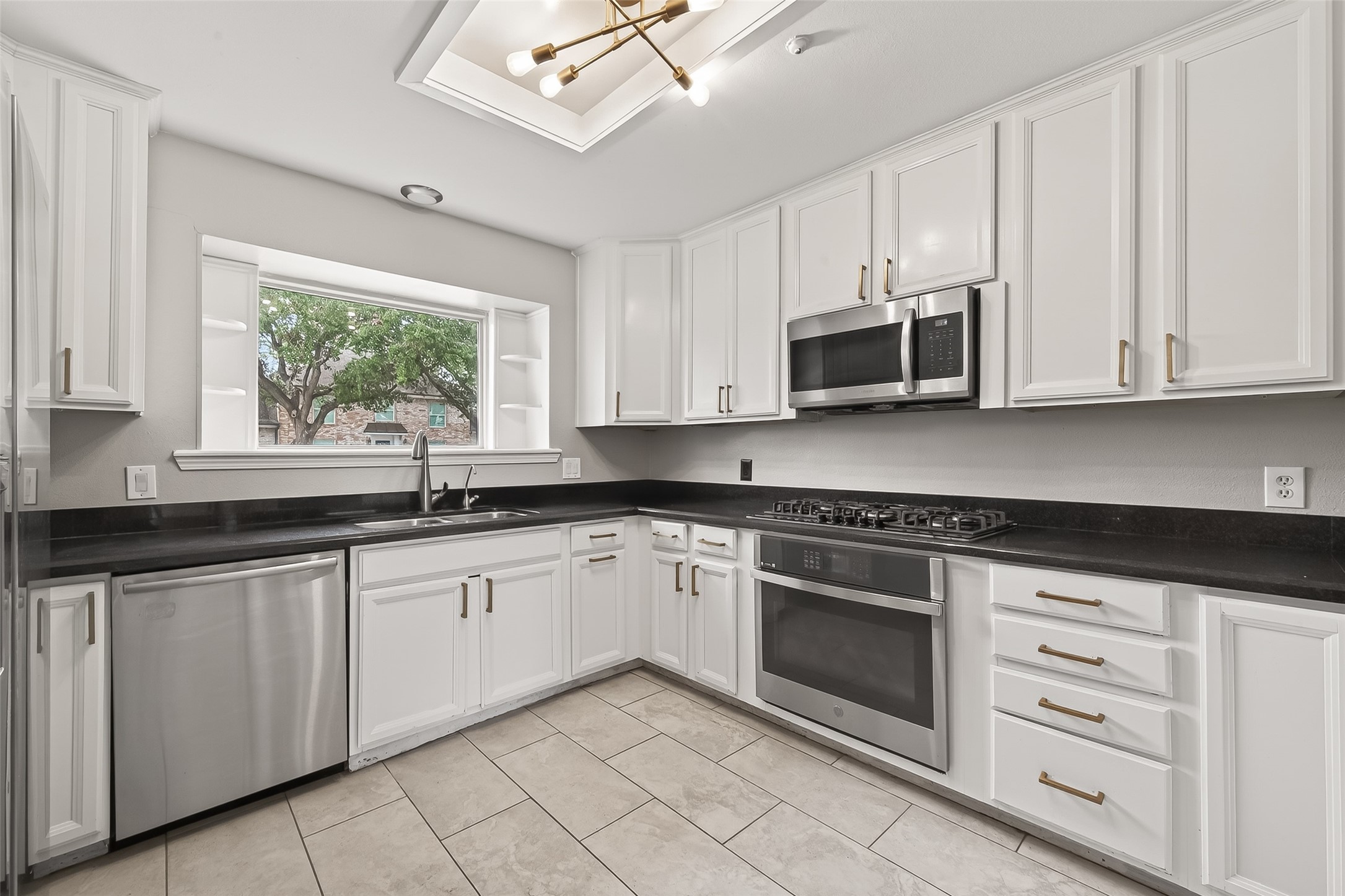 707 Montclair Boulevard Property Photo 9