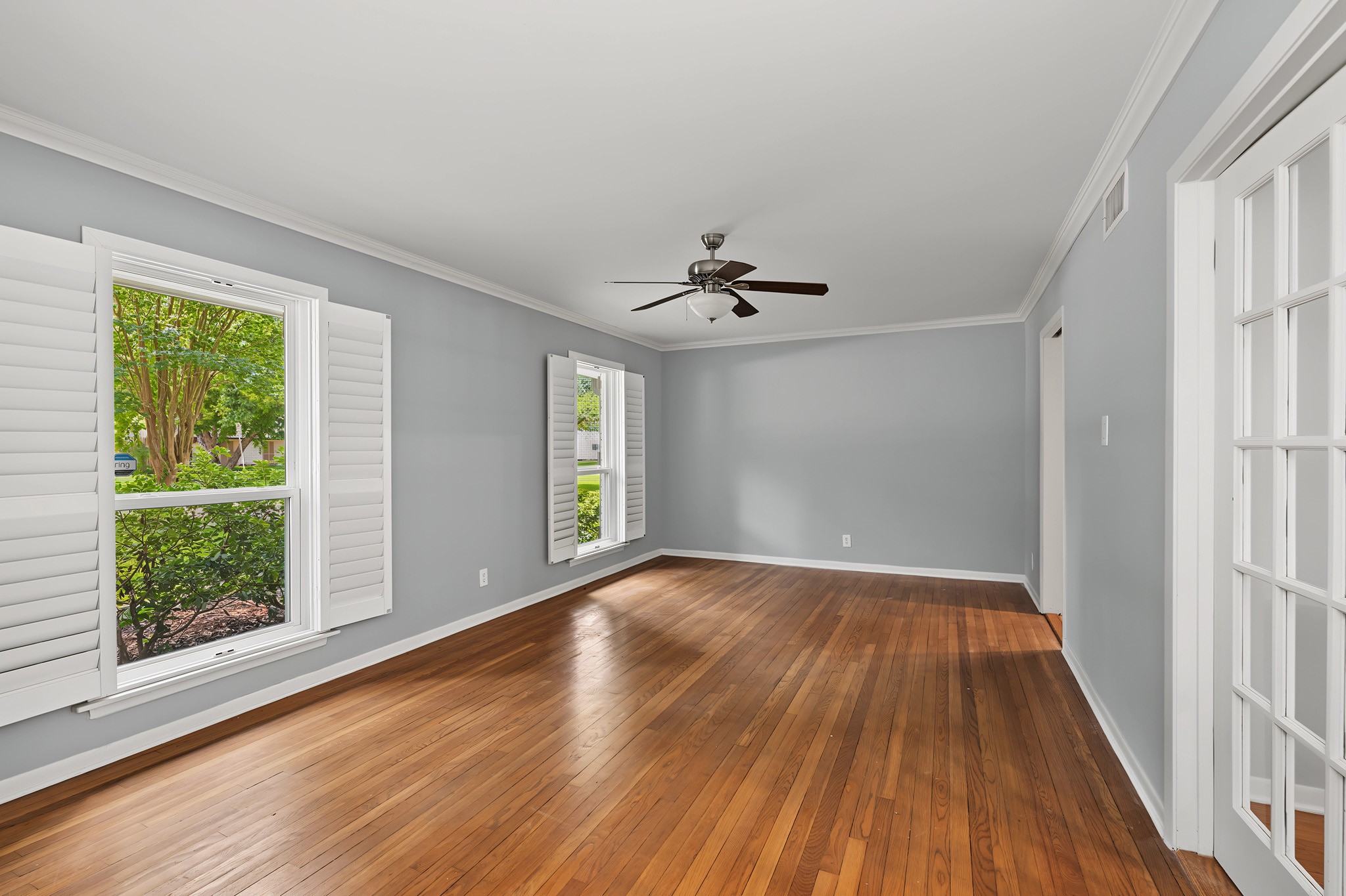 5616 Pine Street Property Photo 4