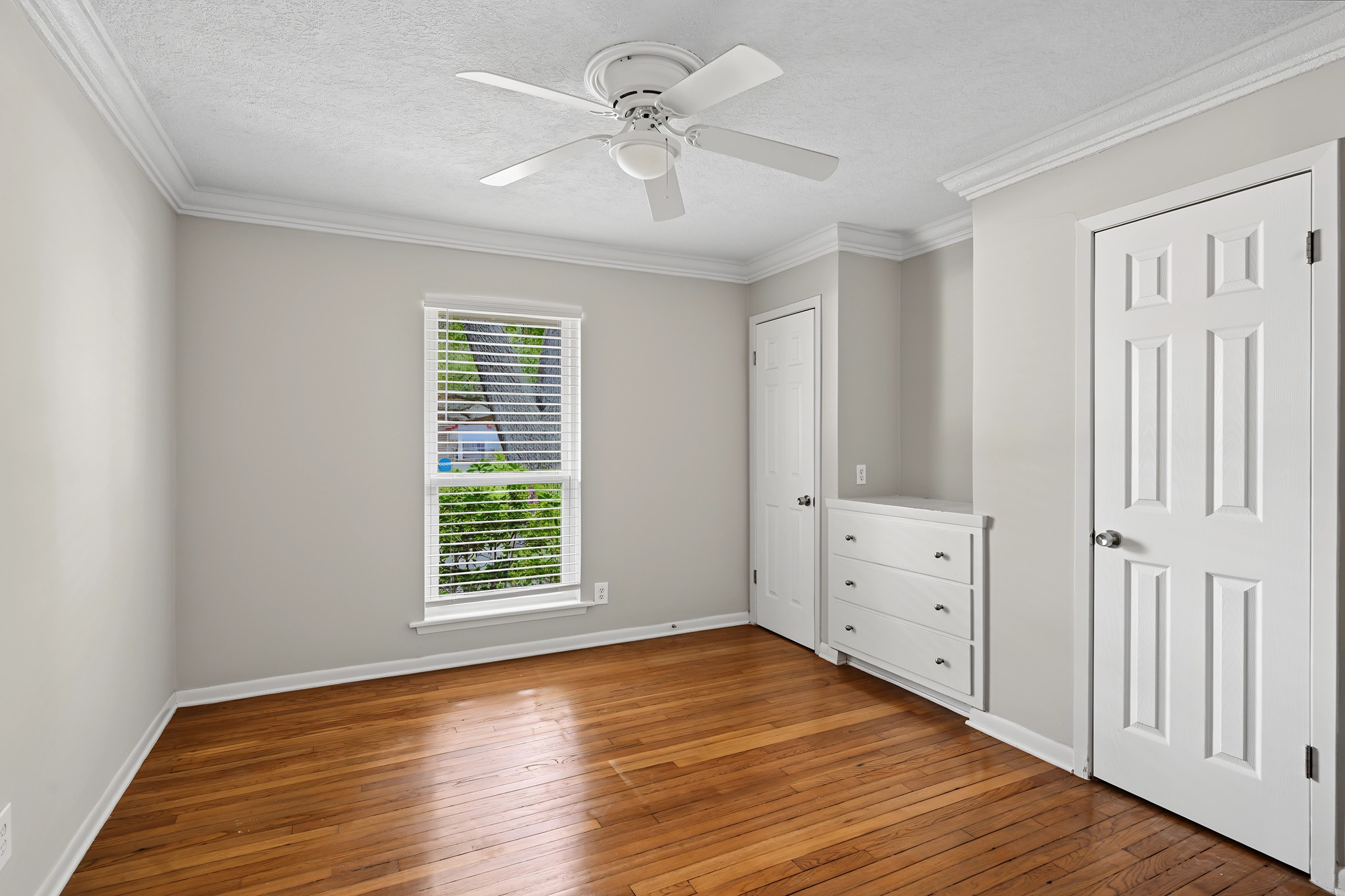 5616 Pine Street Property Photo 14