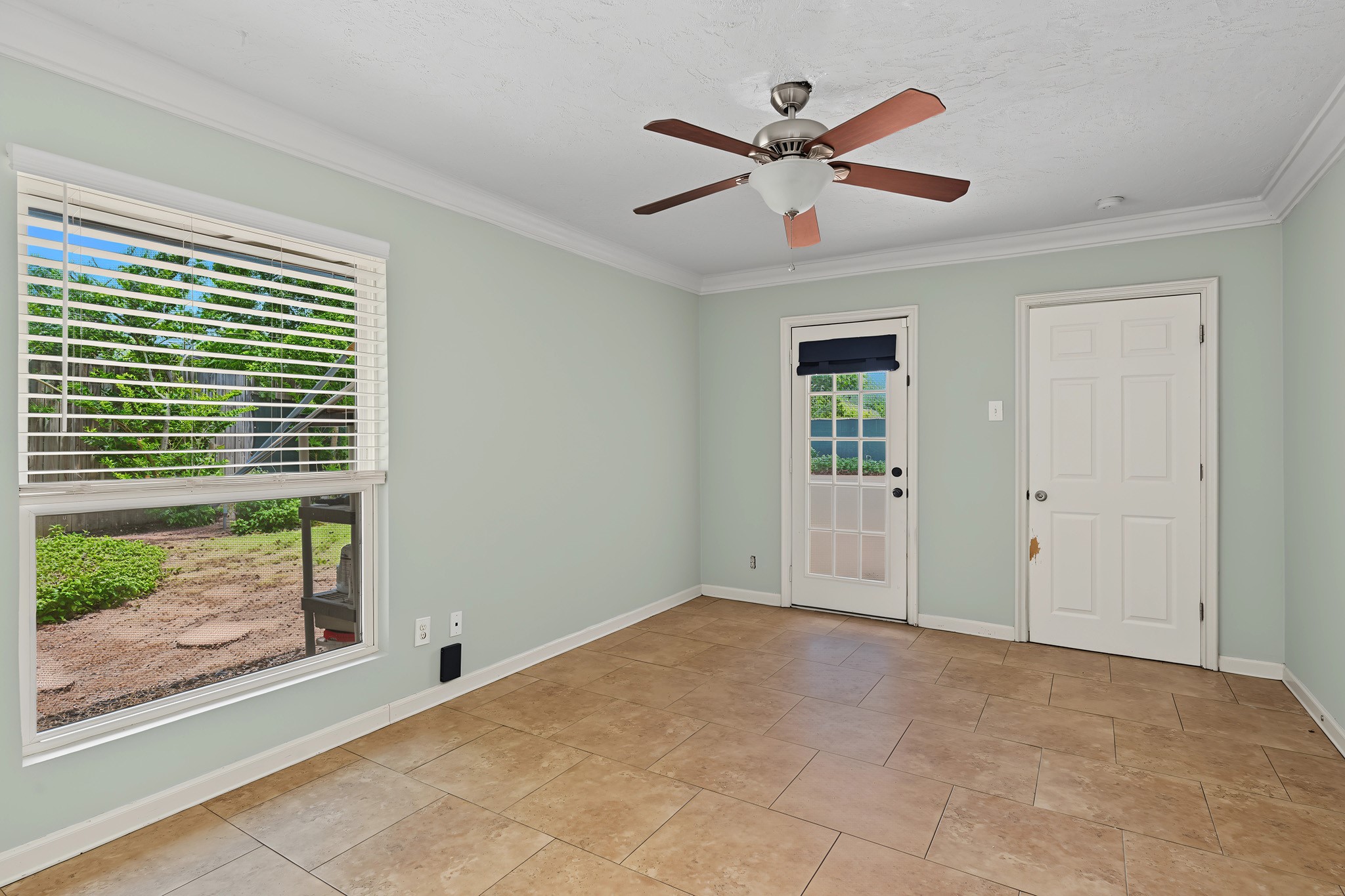 5616 Pine Street Property Photo 16