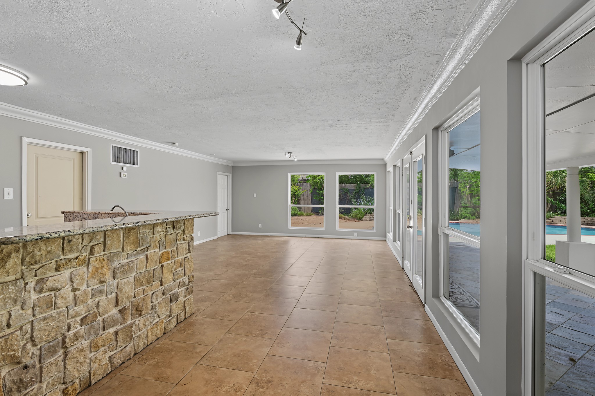 5616 Pine Street Property Photo 17