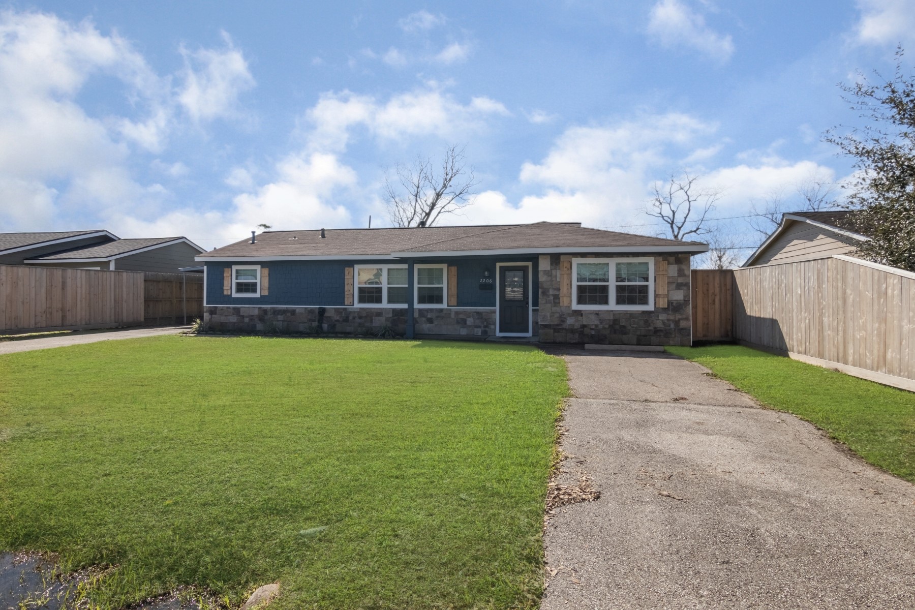 2206 Hillshire Drive Property Photo 1