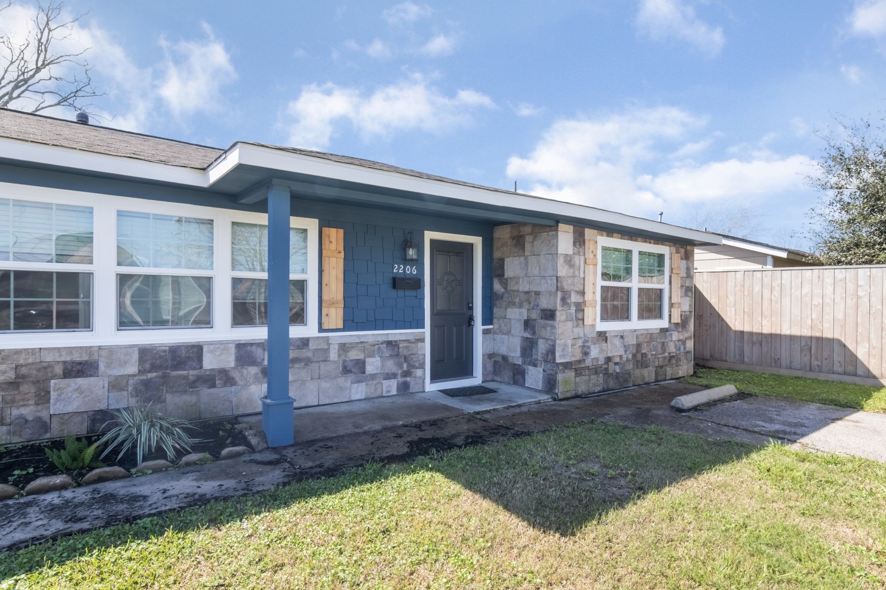 2206 Hillshire Drive Property Photo 3