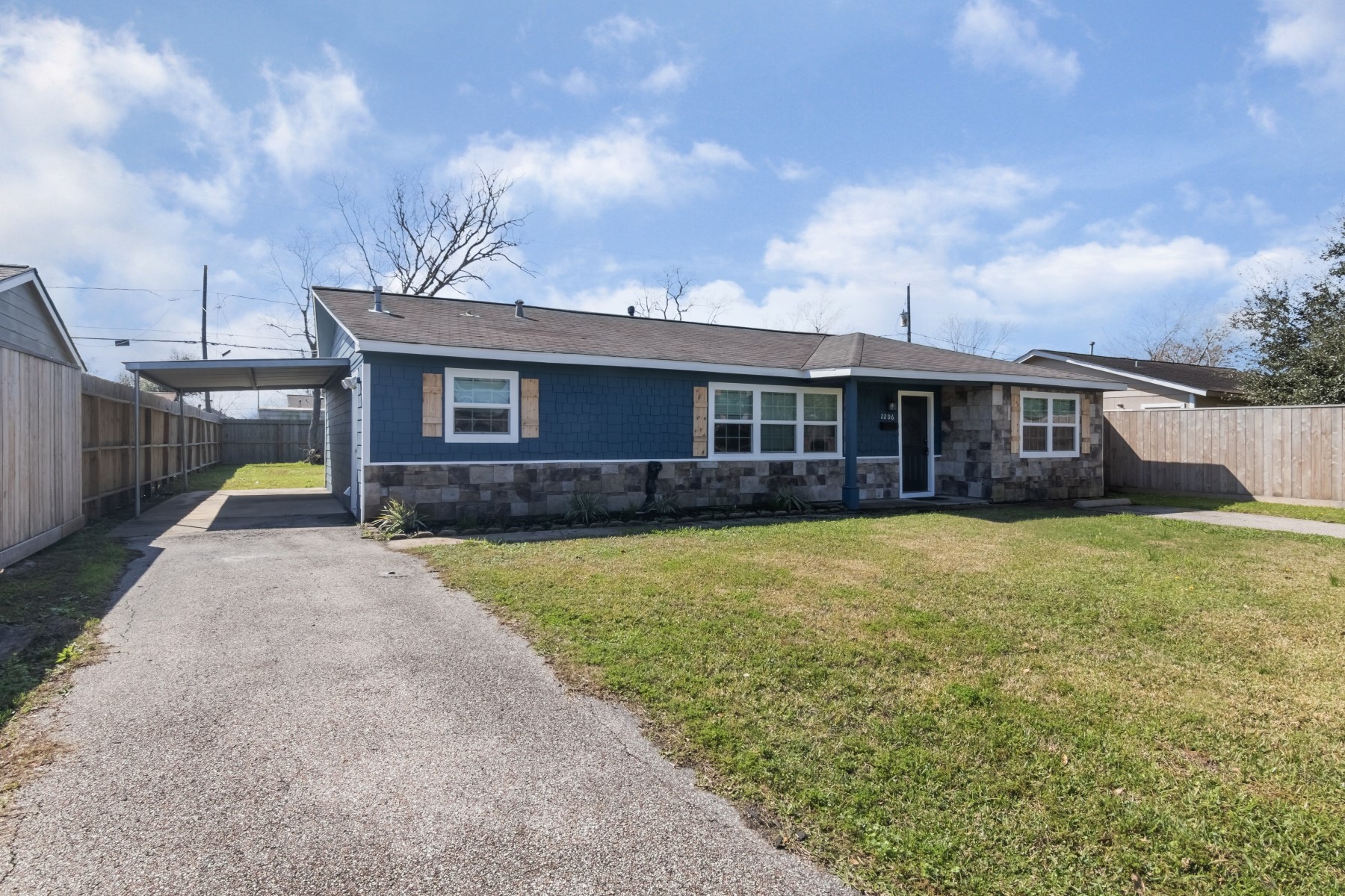 2206 Hillshire Drive Property Photo 4