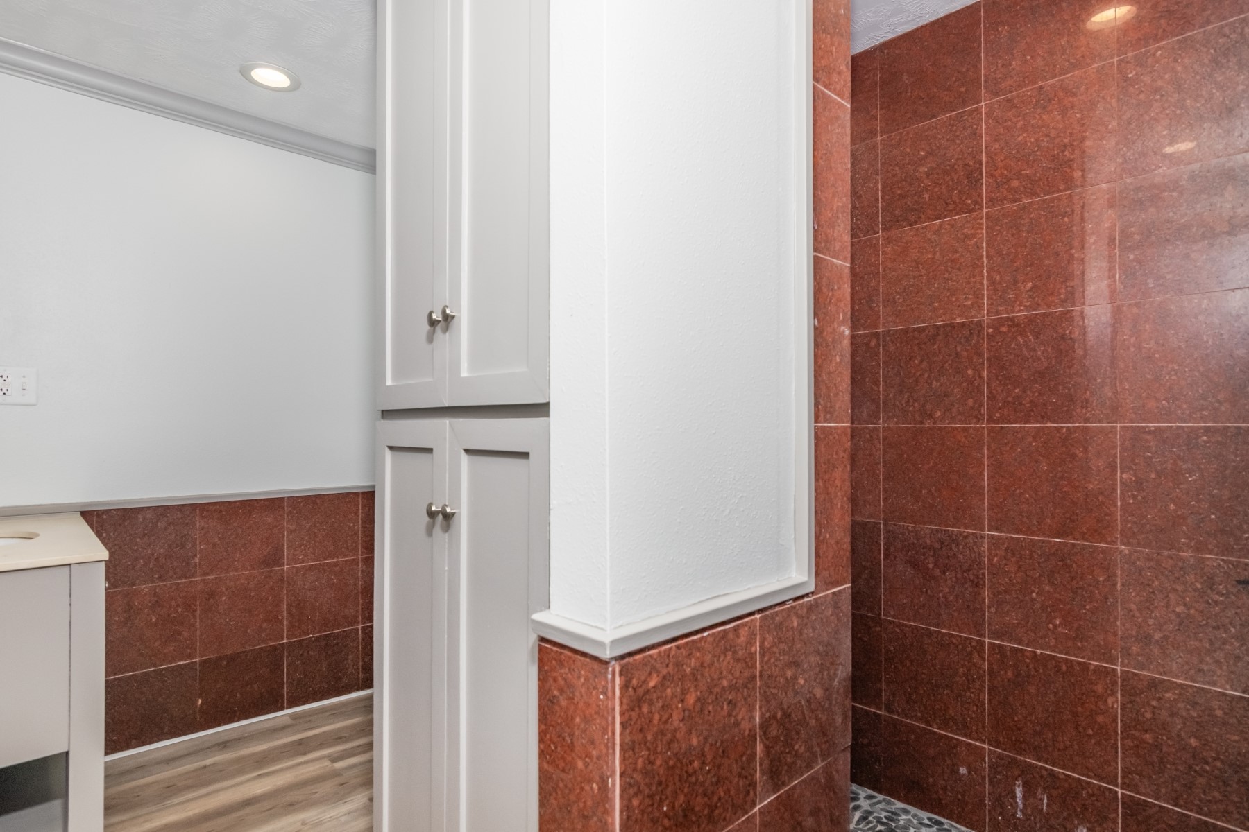 2206 Hillshire Drive Property Photo 19