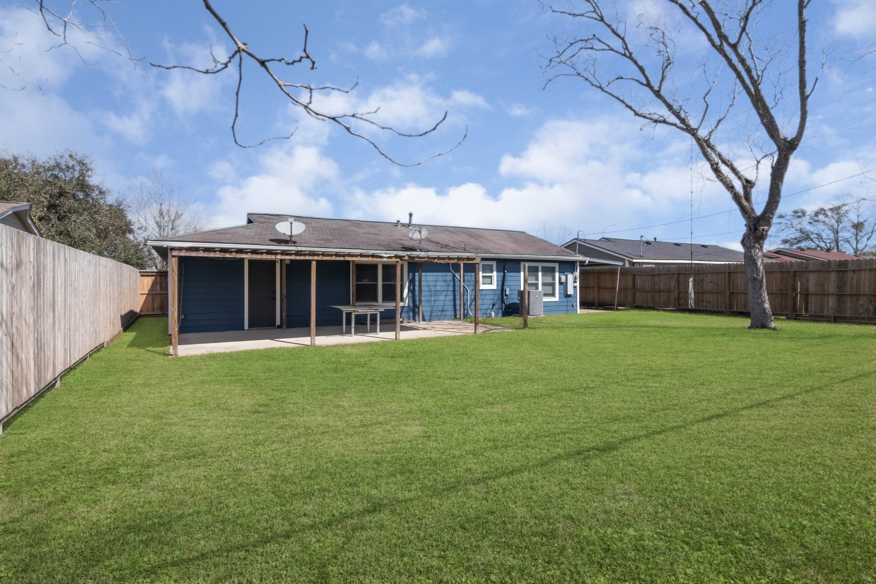 2206 Hillshire Drive Property Photo 22
