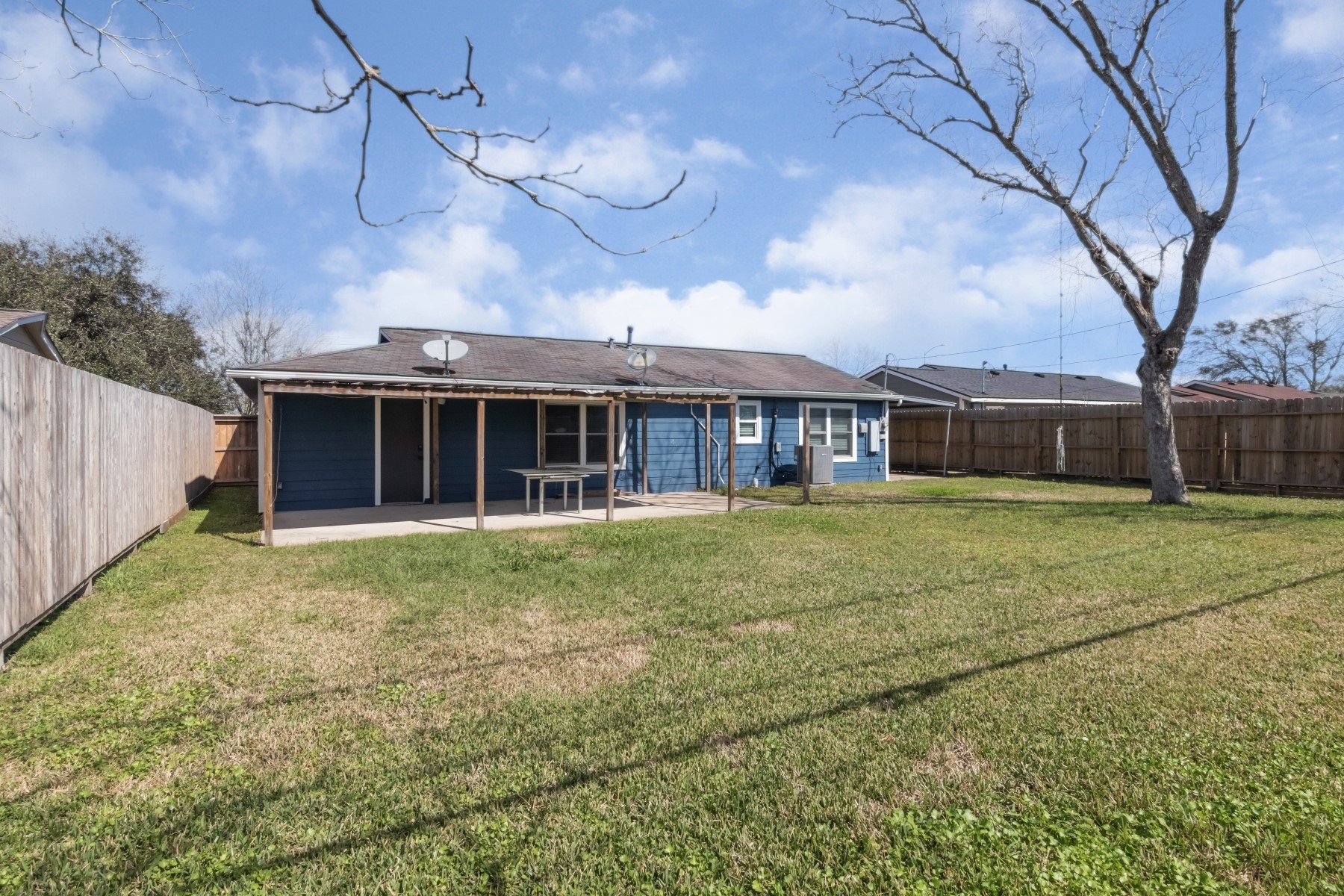 2206 Hillshire Drive Property Photo 23
