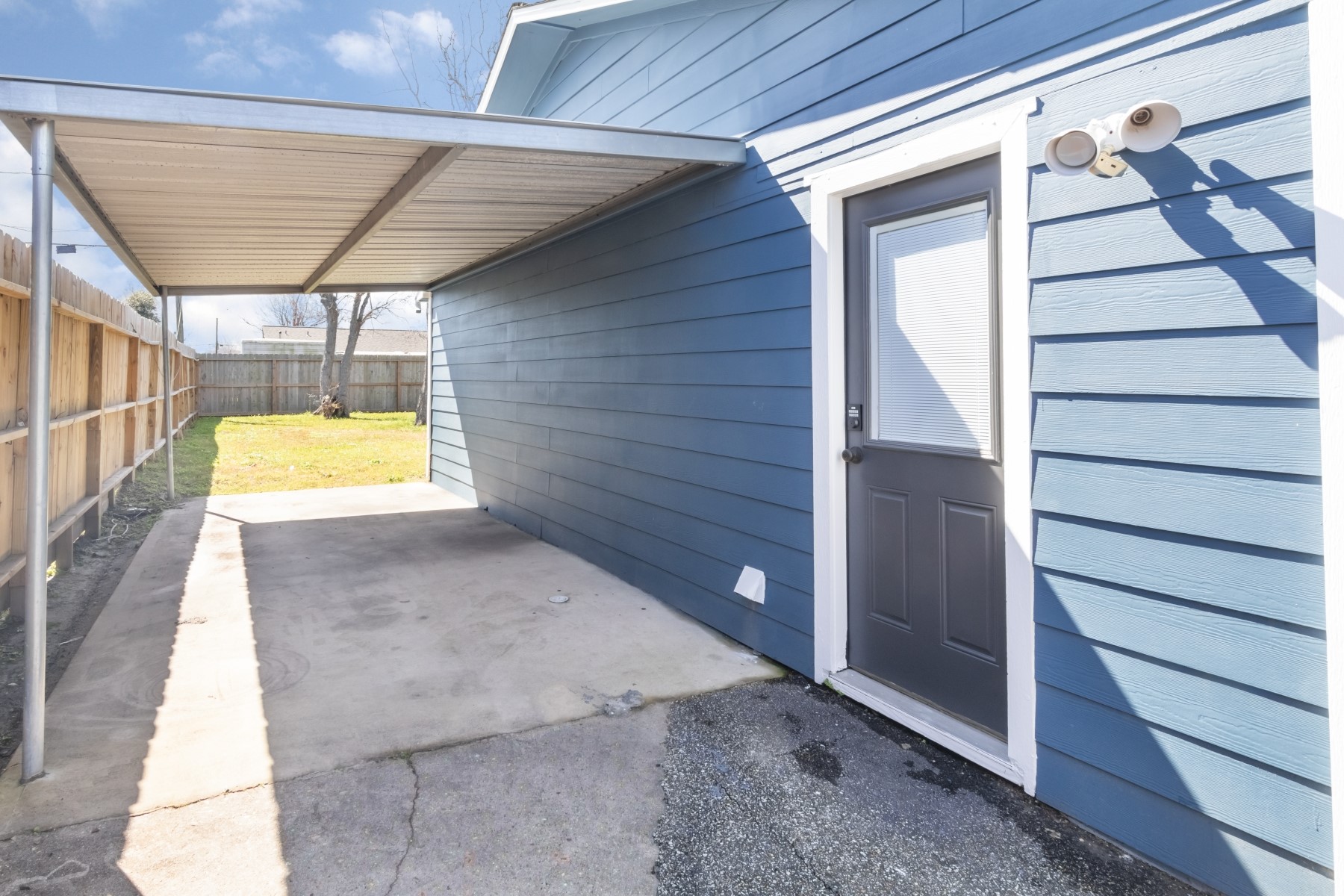 2206 Hillshire Drive Property Photo 26
