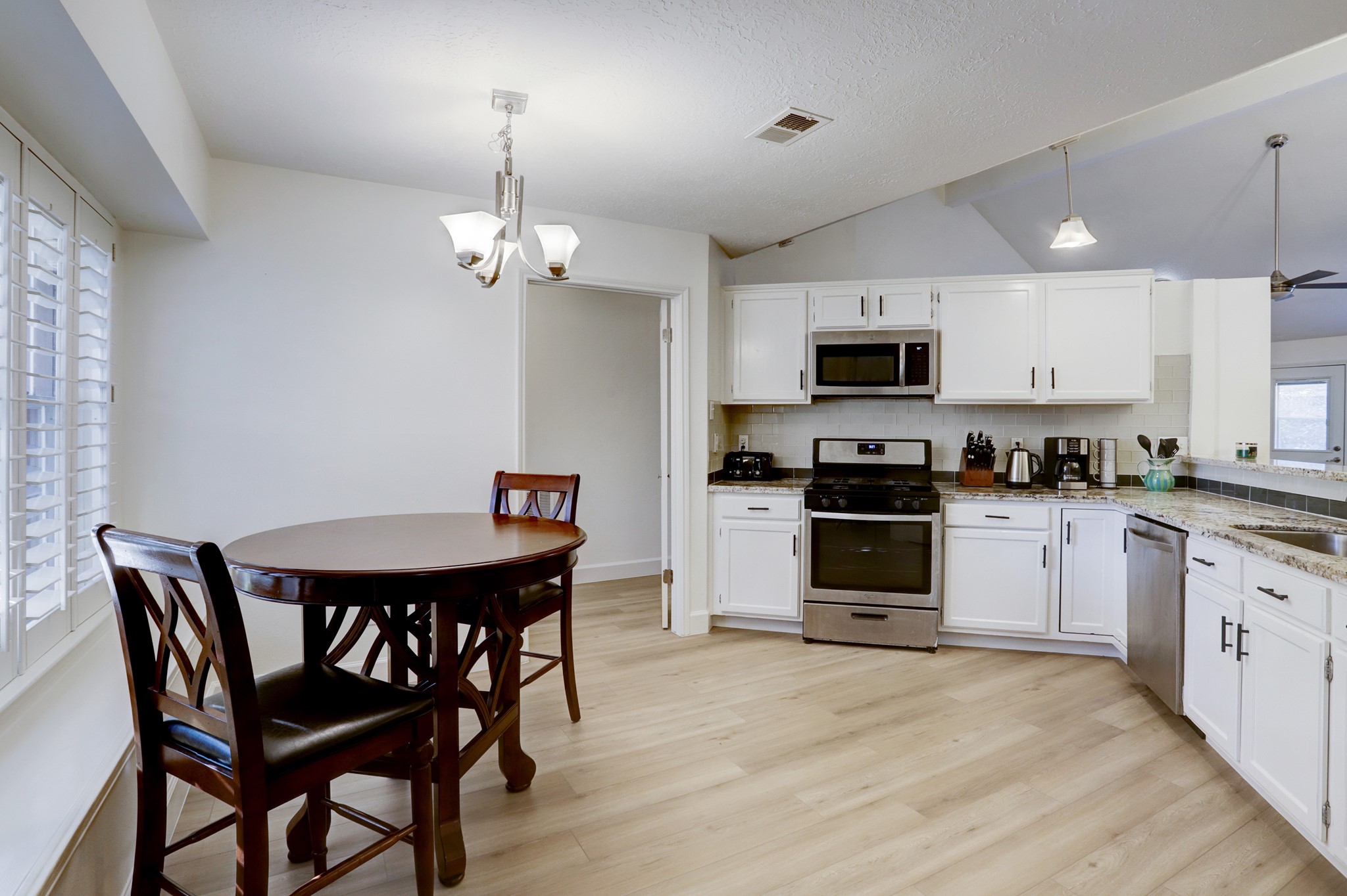 6819 Yardley Drive Property Photo 4