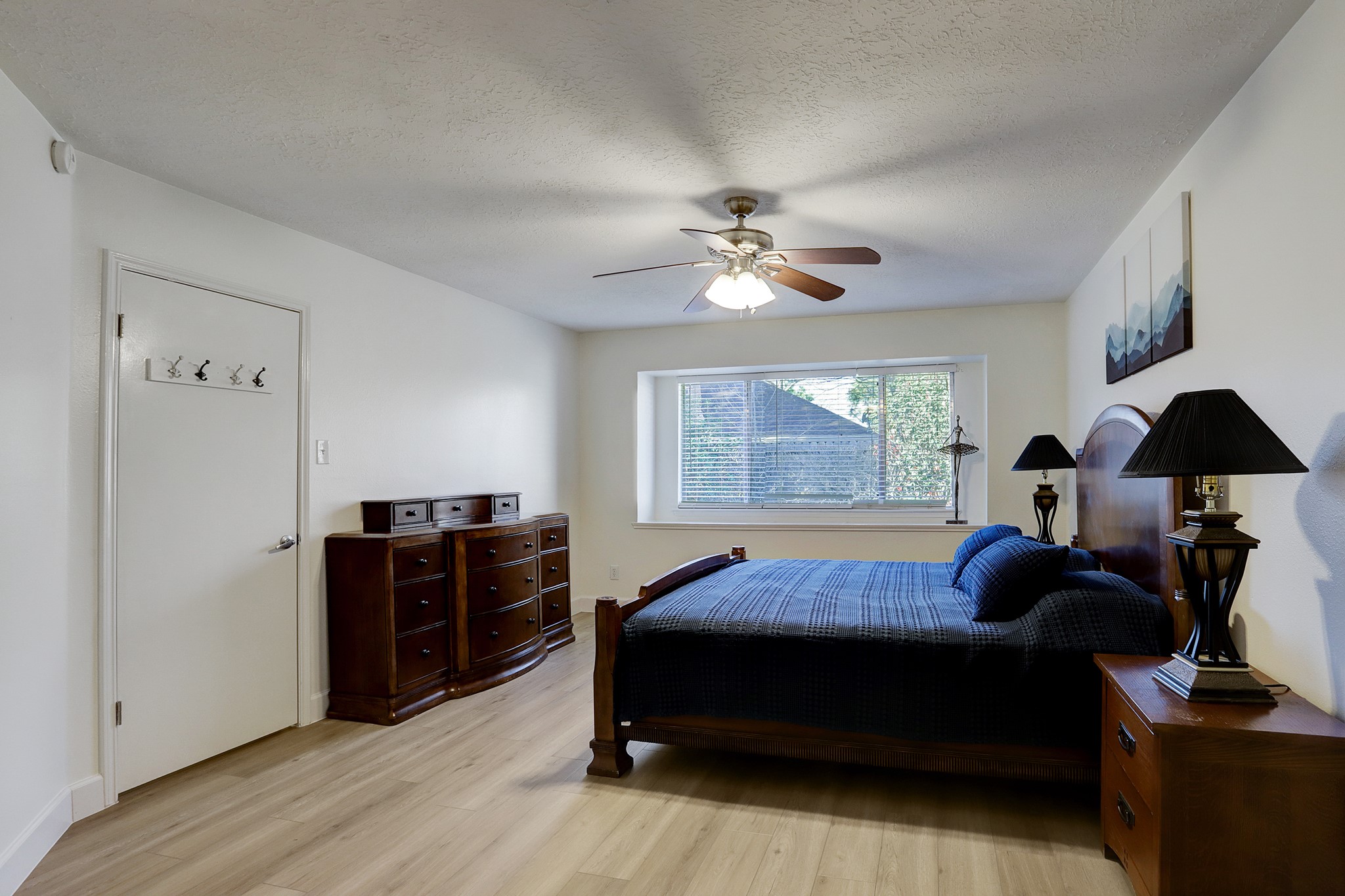 6819 Yardley Drive Property Photo 8