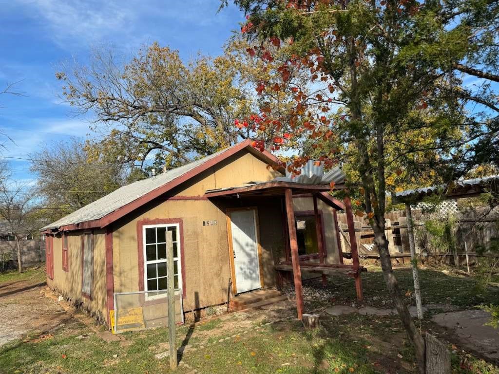 1208 N 7th Street Property Photo 1