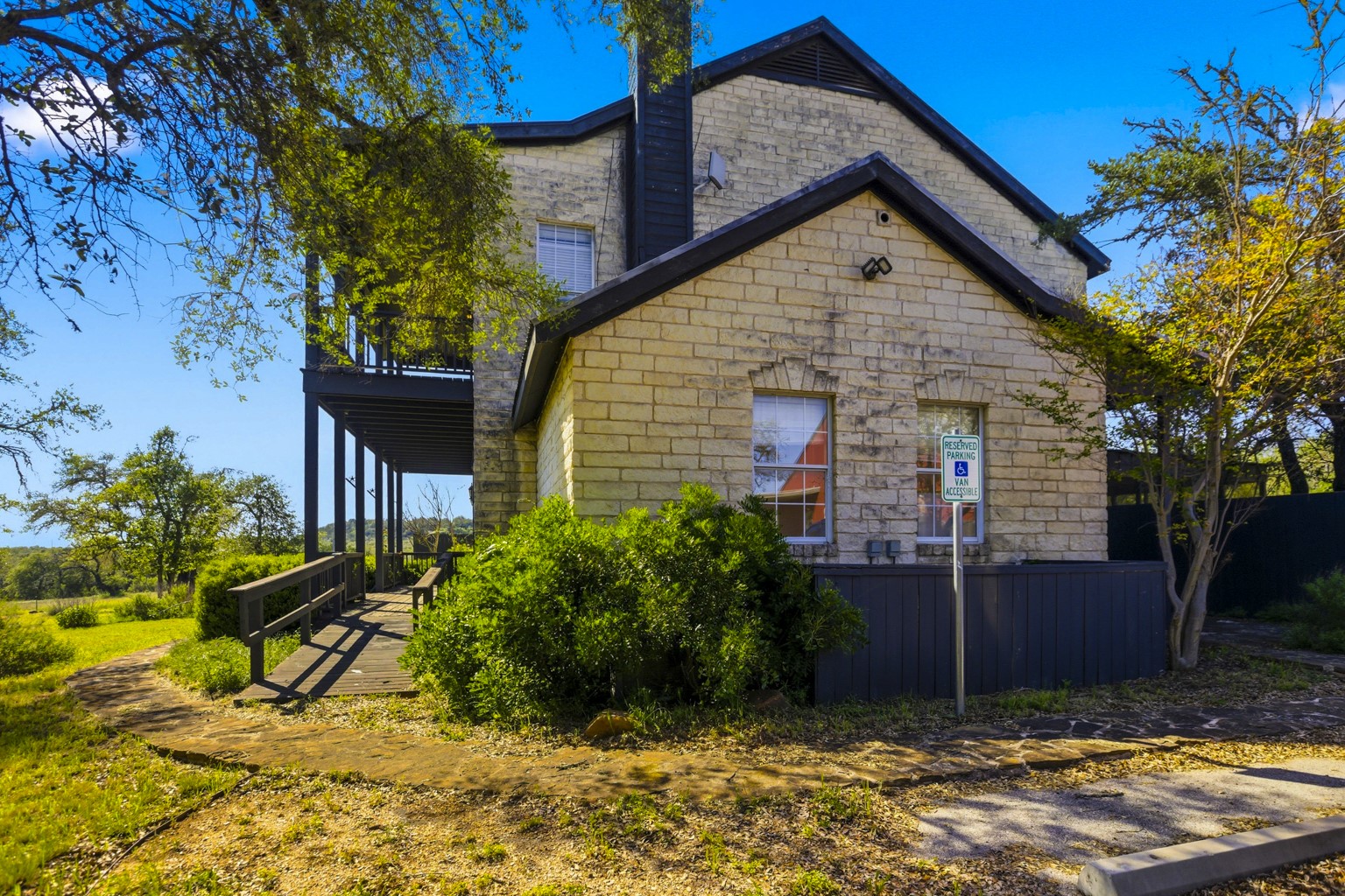 19510 Hamilton Pool Road Property Photo 2