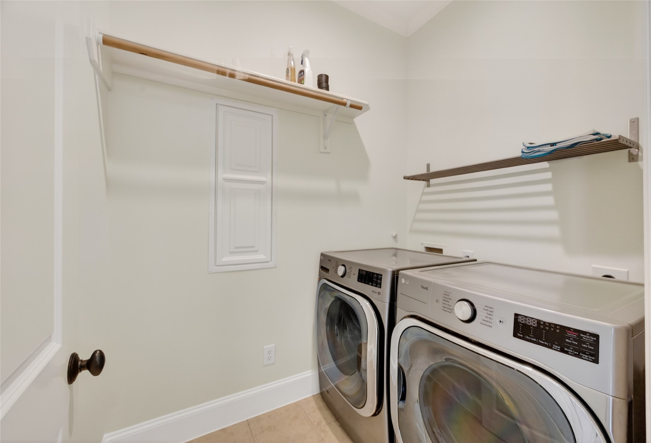 5305 Lillian Street B Property Photo 25