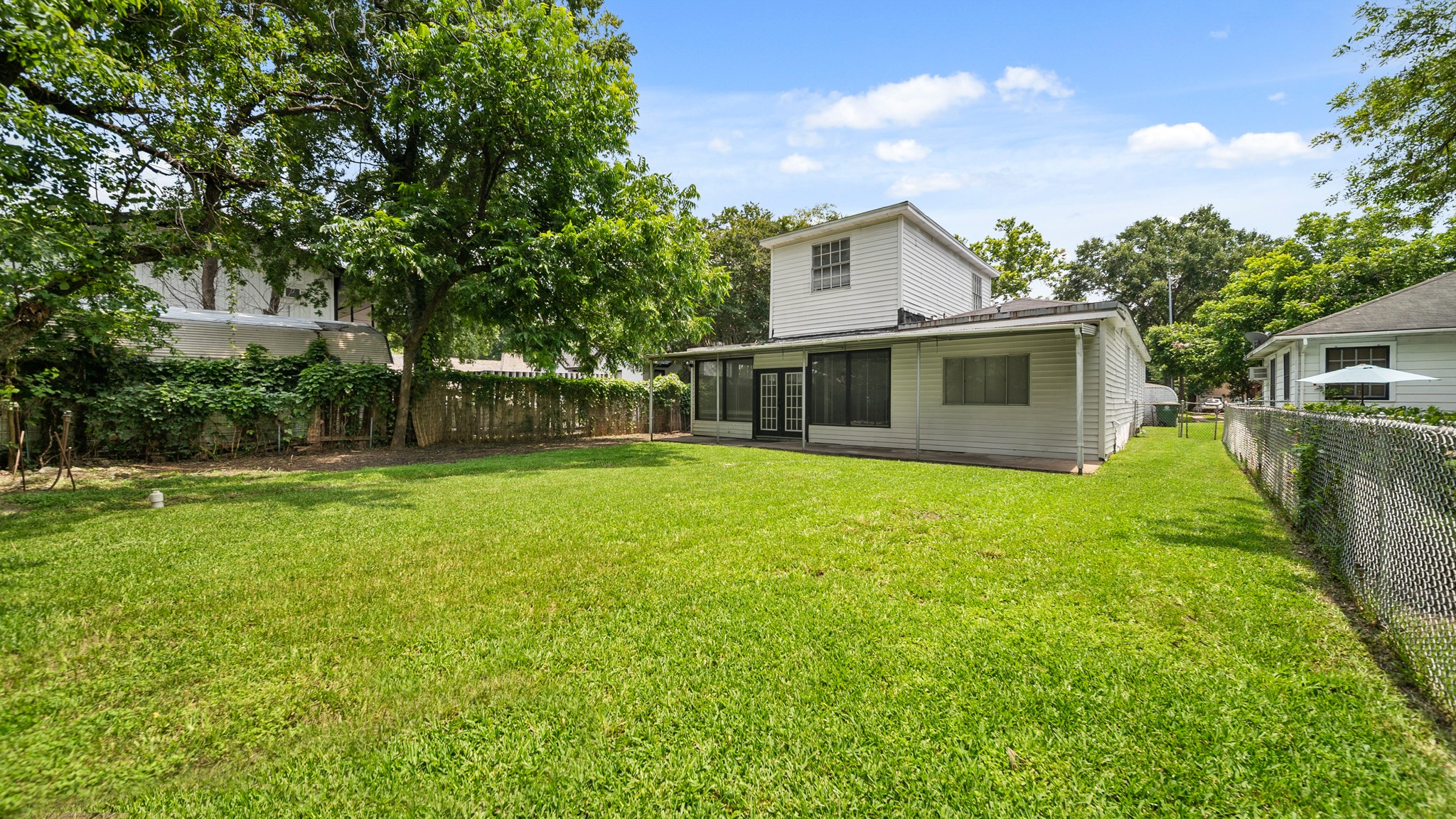 8327 Bonner Drive Property Photo 3