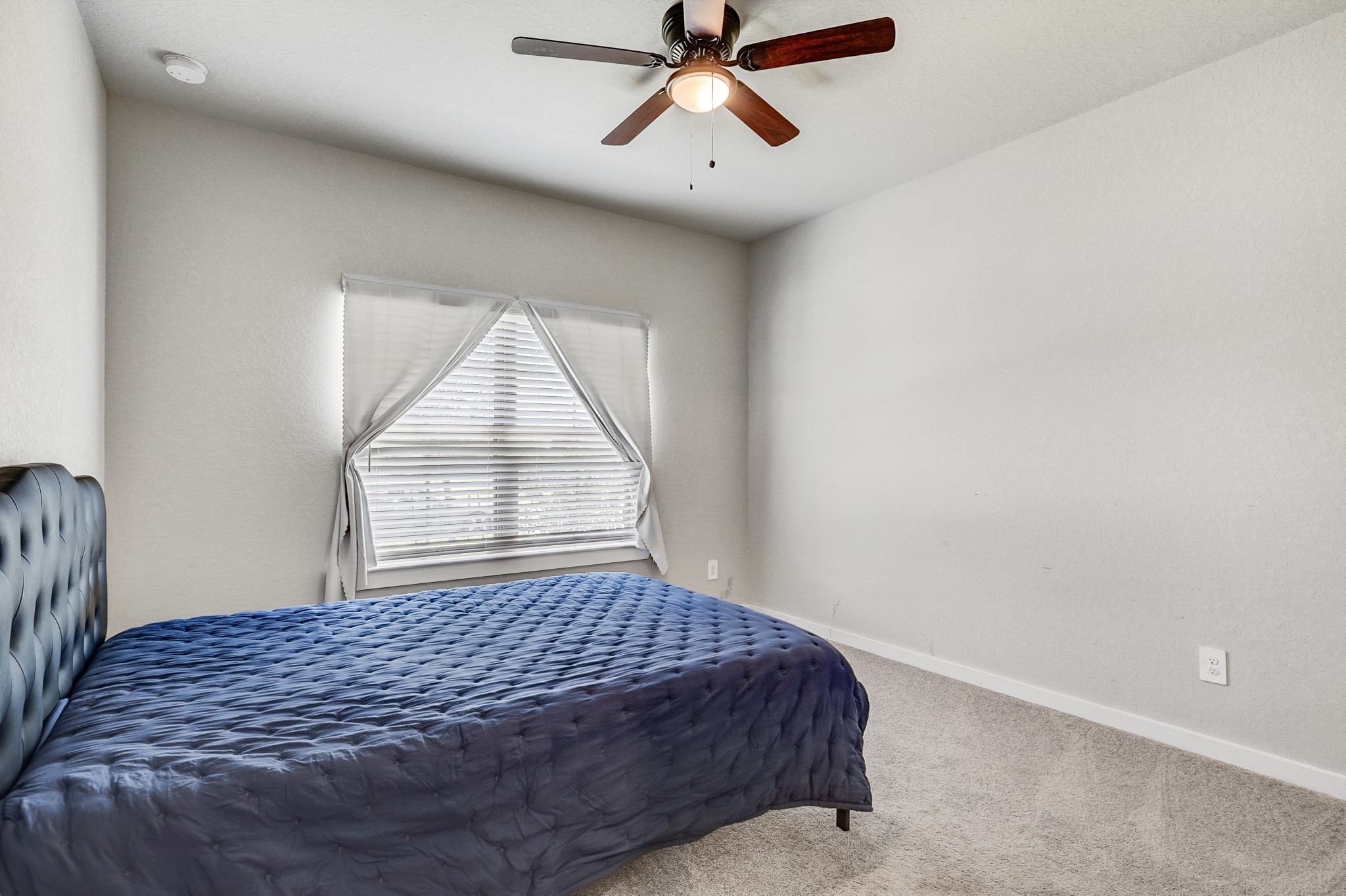 17474 Rosewood Manor Lane Property Photo 7