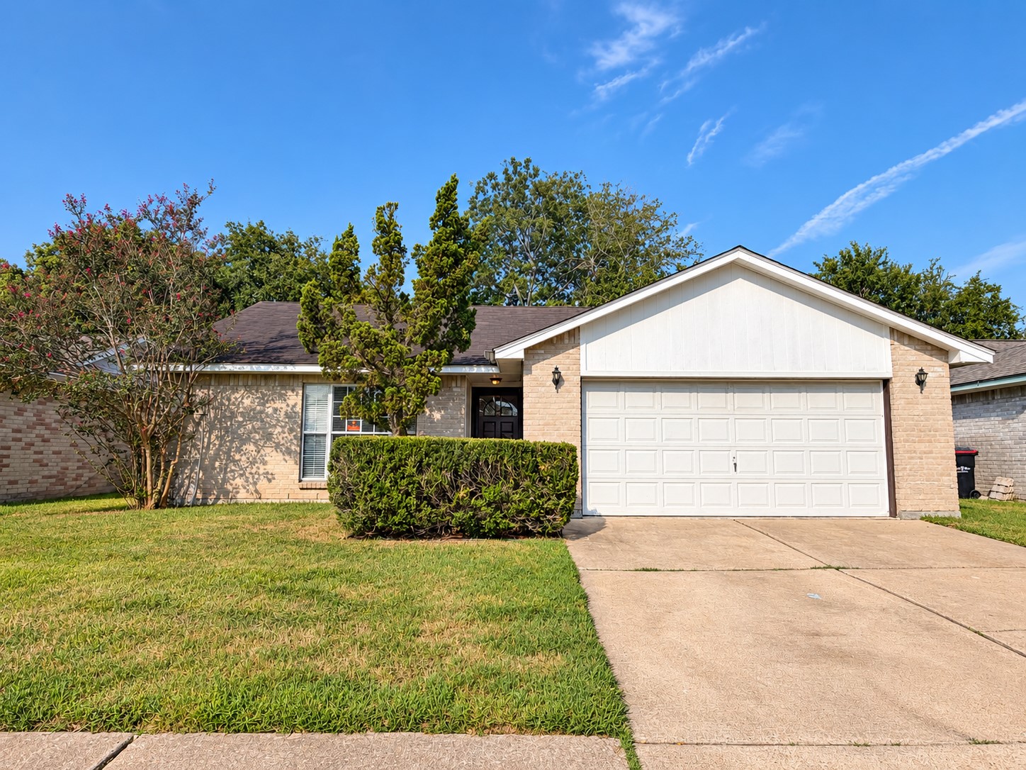7222 Londres Drive Property Photo 1