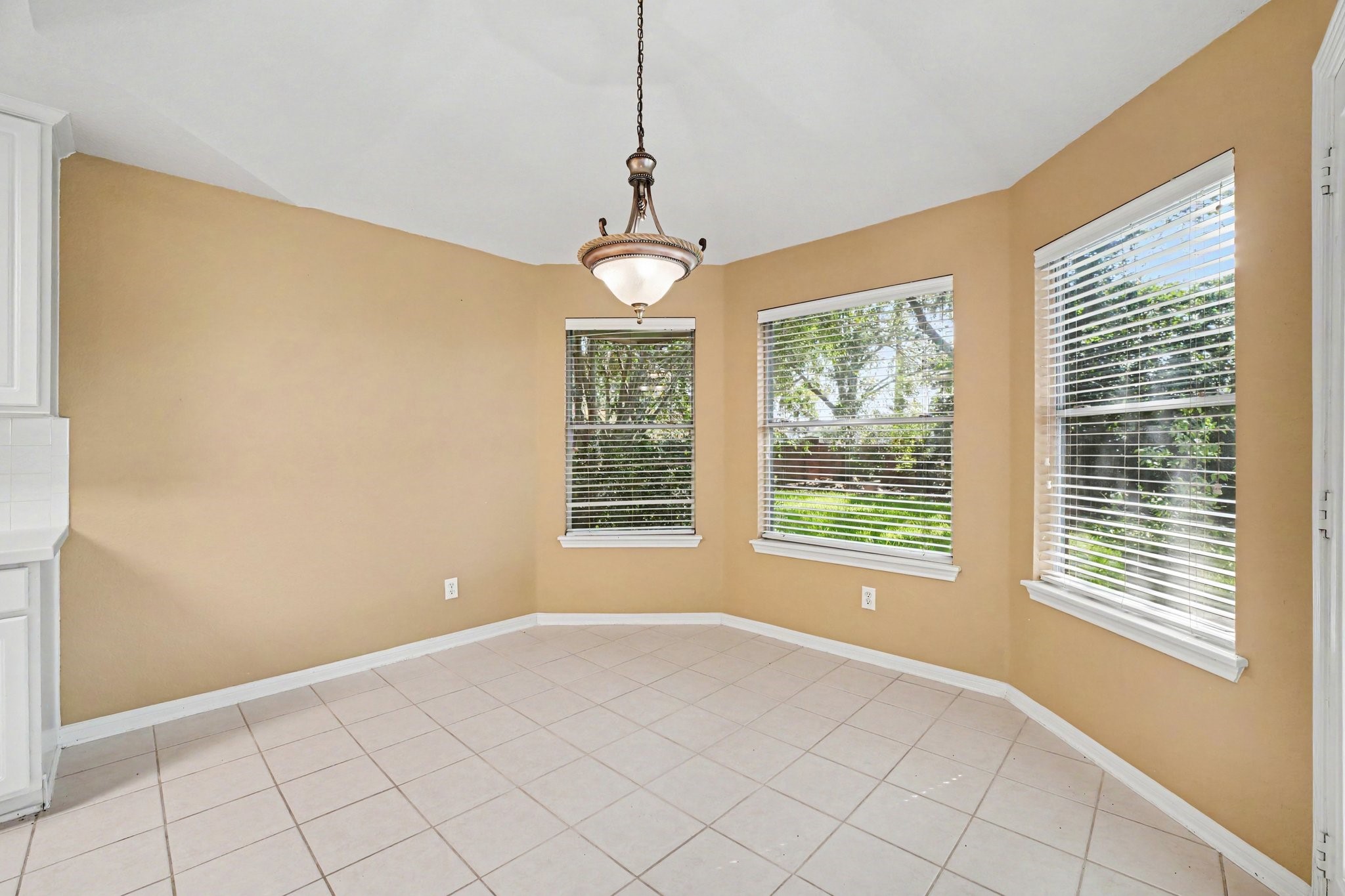 4606 Russett Lane Property Photo 9